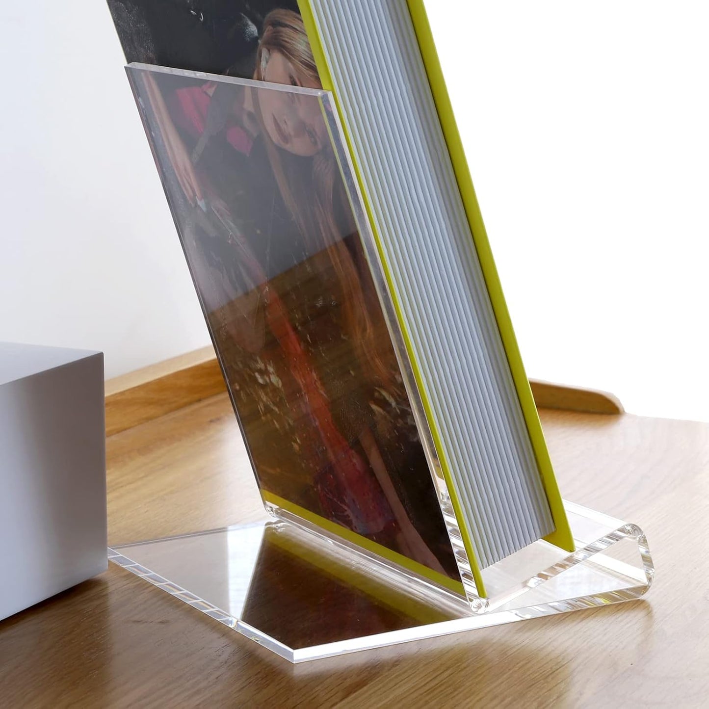 SANRUI Acrylic Display Easel with 2.7''Ledge,2PC Clear Book Display Easel Holder，Display Stand for New Book Releases , Book Stand for Displaying Tablets, Magazines,Notebooks,iPad,CDs, etc（A5 Size）