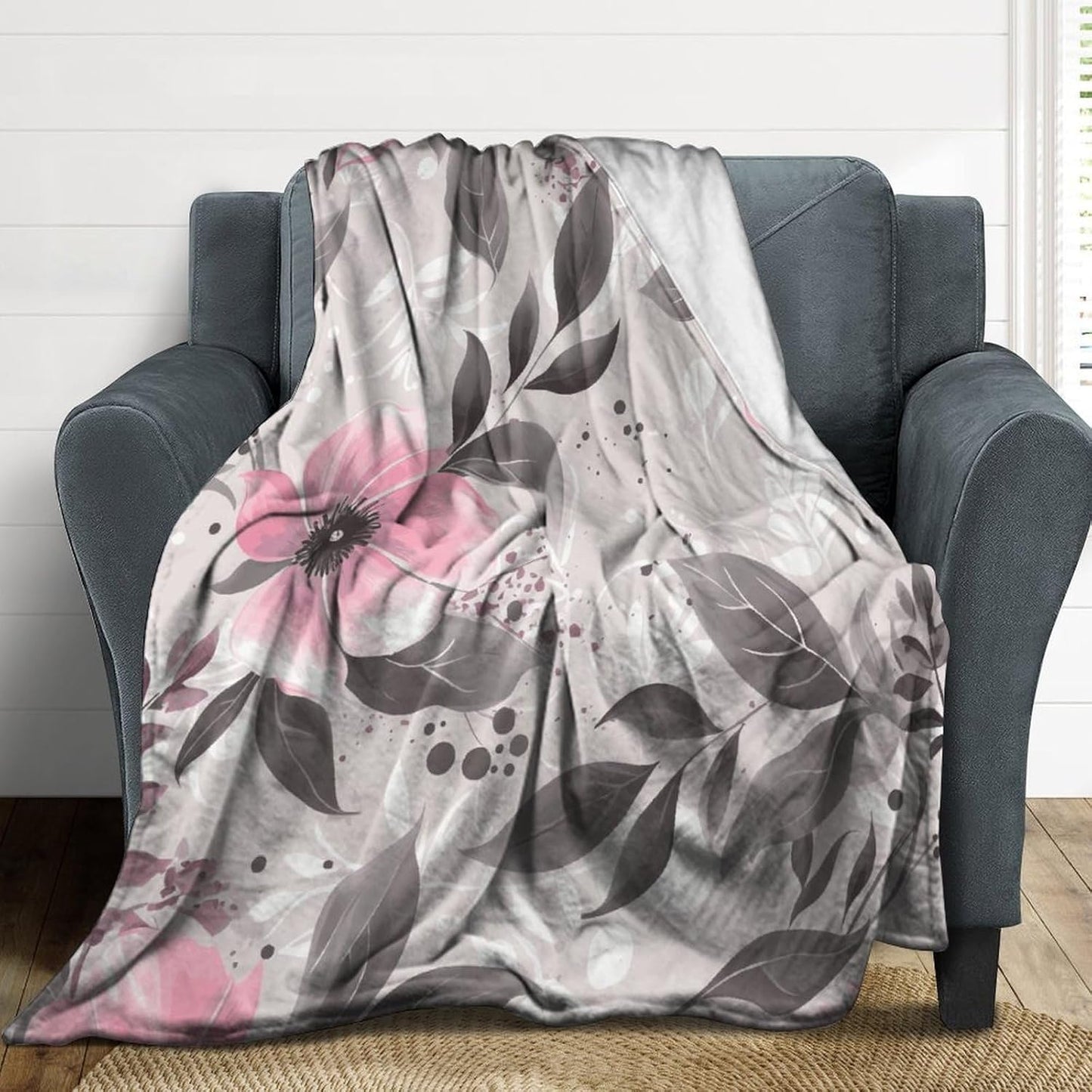 Pink Flowers And Leaves on Gray Blanket Super Soft Lightweight Throw Blanket Cute Cozy Warm Bed Blanket Decorative Fuzzy Blanket All-Season Home Decor Gift for Sofa Couch Living Room 50"*60"（130*150cm