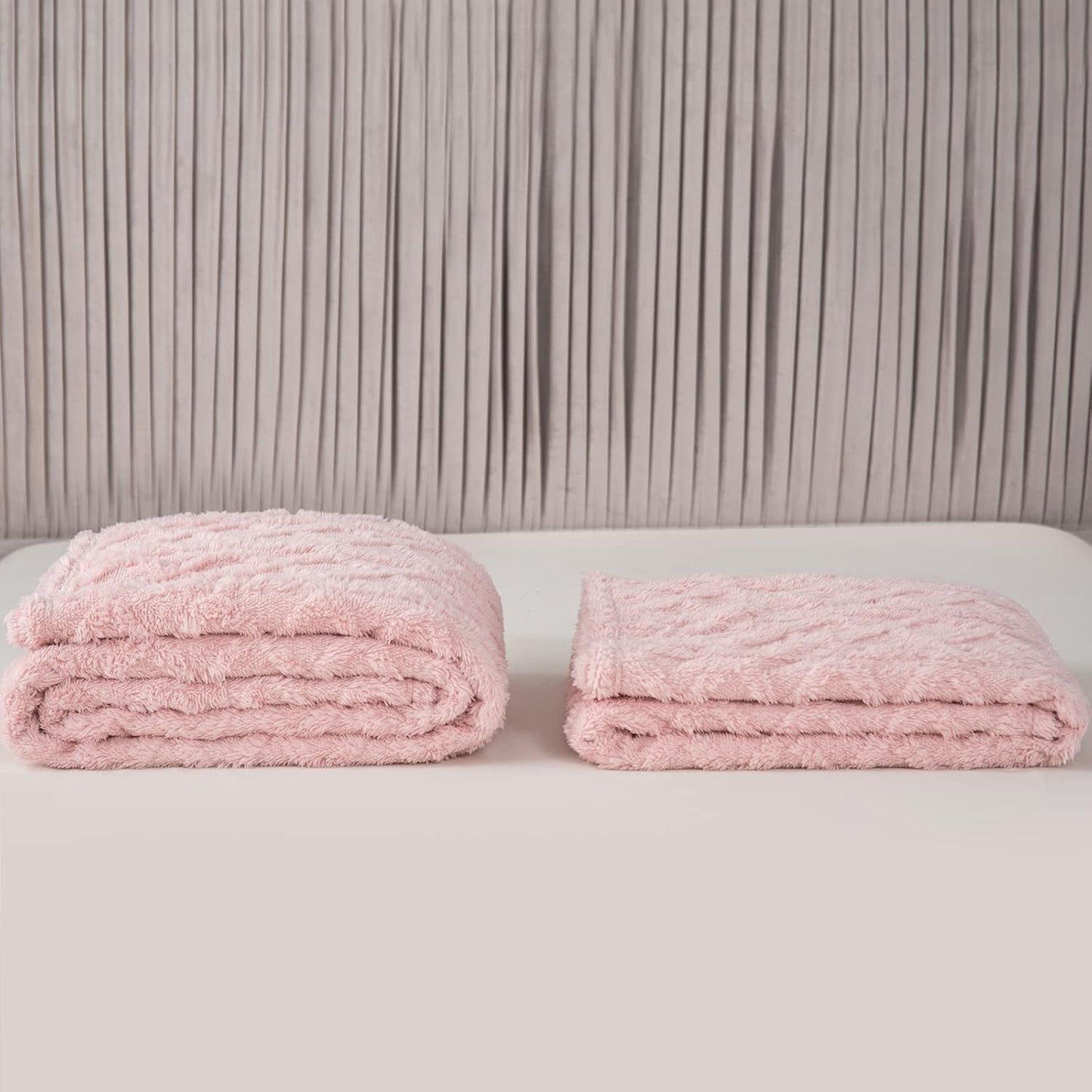 DaysU Sherpa Fleece Blanket, Throw Blanket for Couch, Sofa, Bed, Lightweight Soft Cozy Warm Fuzzy Blankets for Camping, Picnic, Travel, Pink Jacquard, 50” x 60”