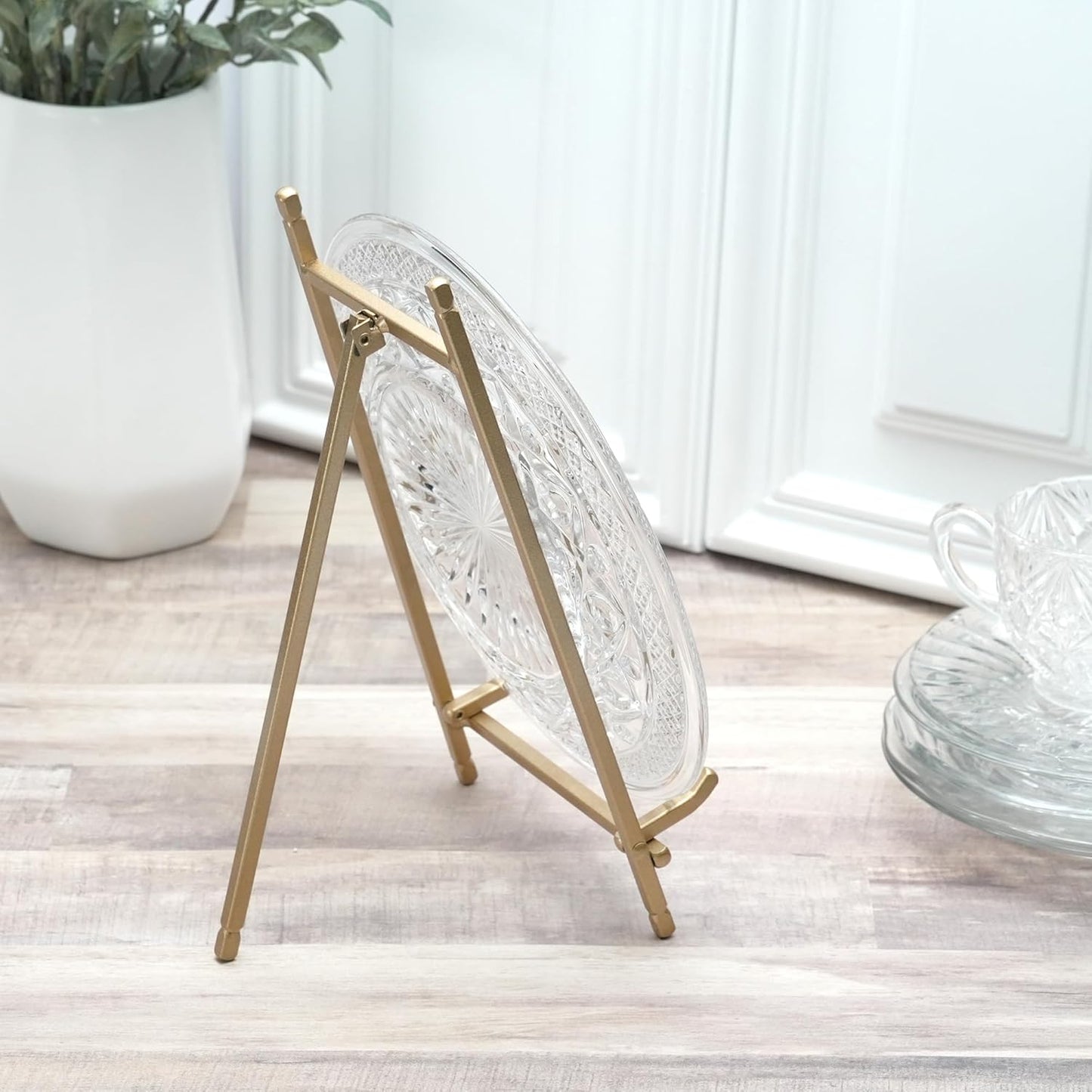 Bard's Satin Gold-toned Metal Easel, 9" H x 5.25" W x 6" D