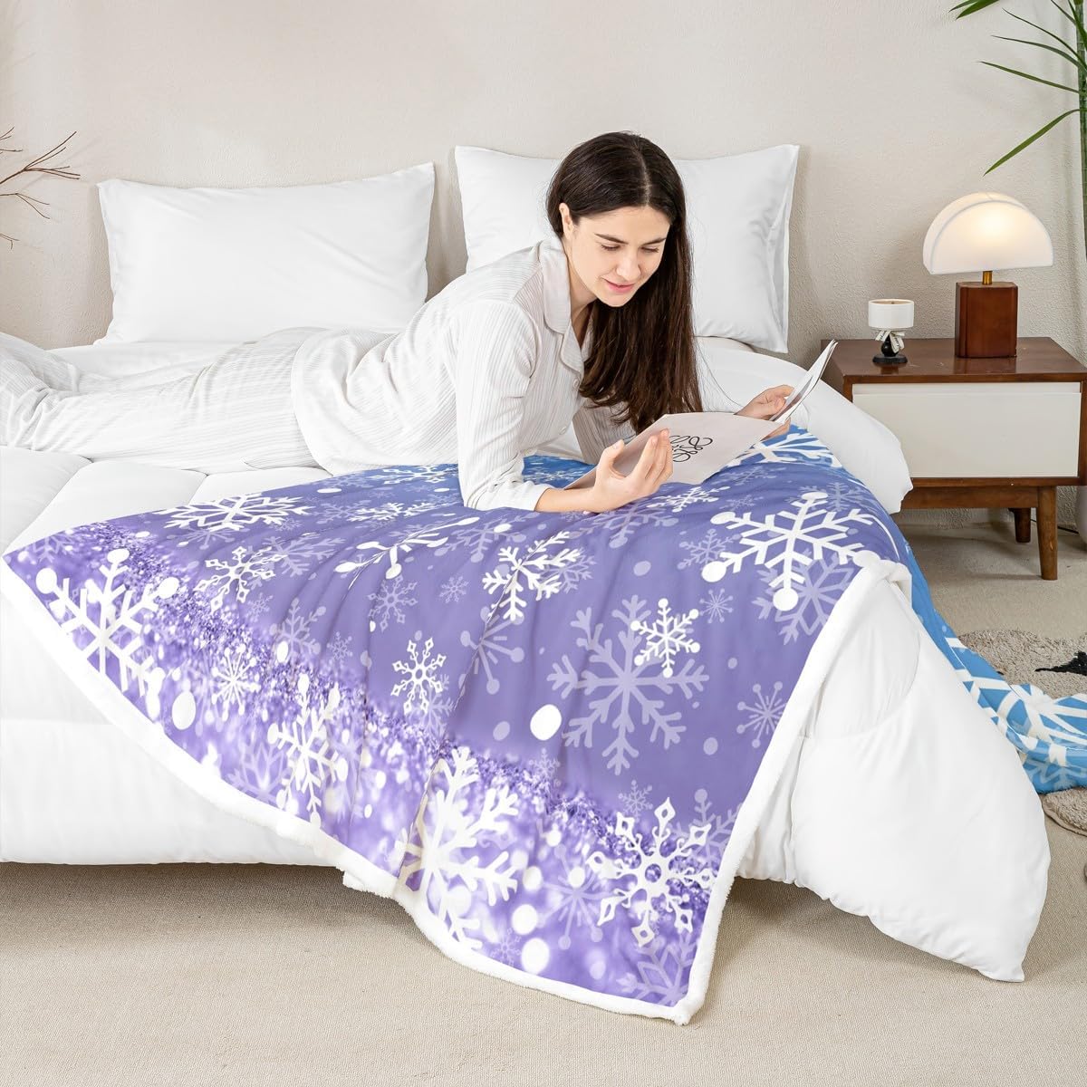 Feelyou Blue and Purple Snowflake Fleece Throw Blanket Winter Snowflake Sherpa Blanket for Kids Women Men Plush Fuzzy Christmas 40"x50" Holiday New Year for Bed Couch Chair Living Room Bedroom Decor