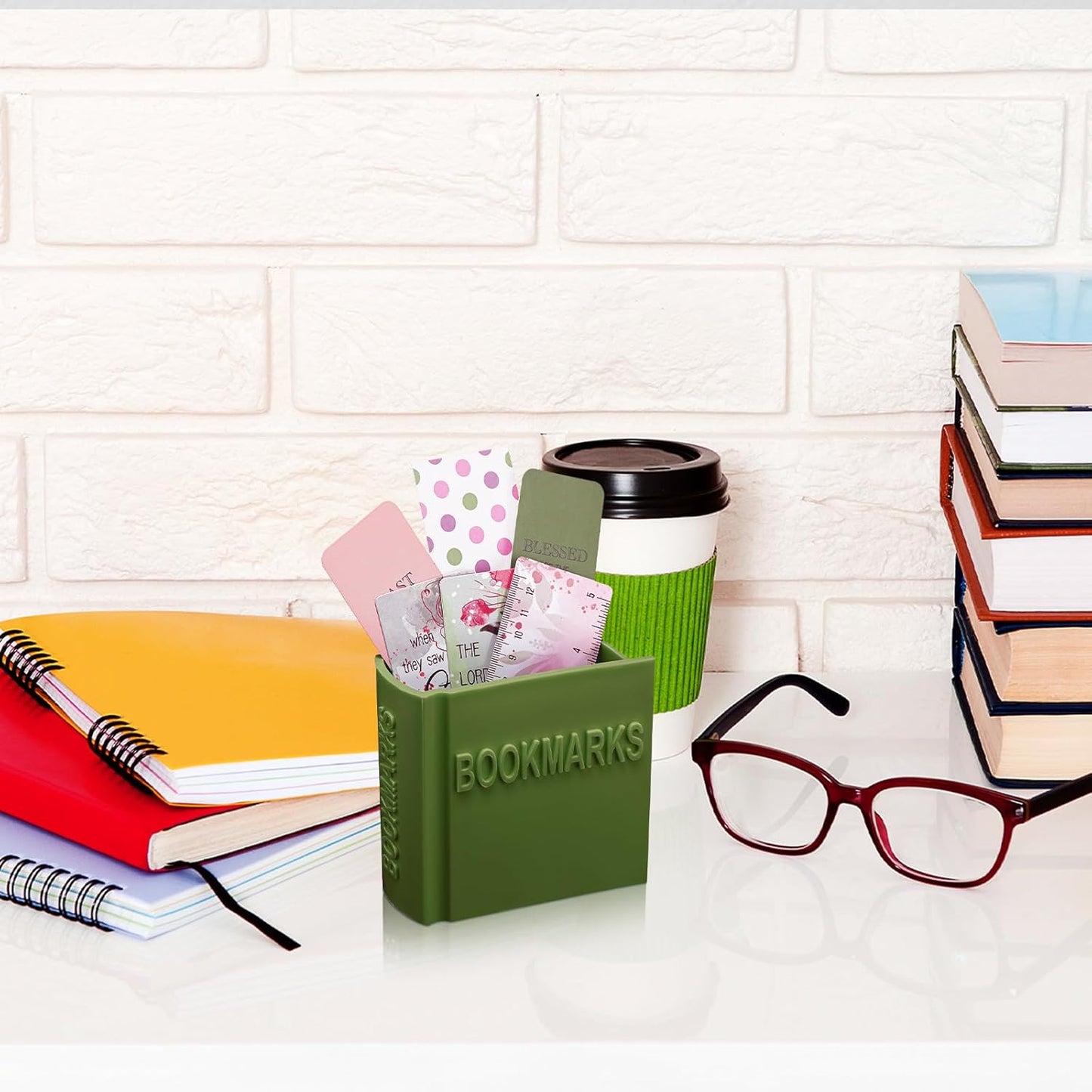 Honeydak 3D Printed Book Shaped Bookmark Holder Book Lover Gift Bookish Accessory Office Desk Supplies Funny Bookmark Accessories End of Year Gift for Teacher(Green)