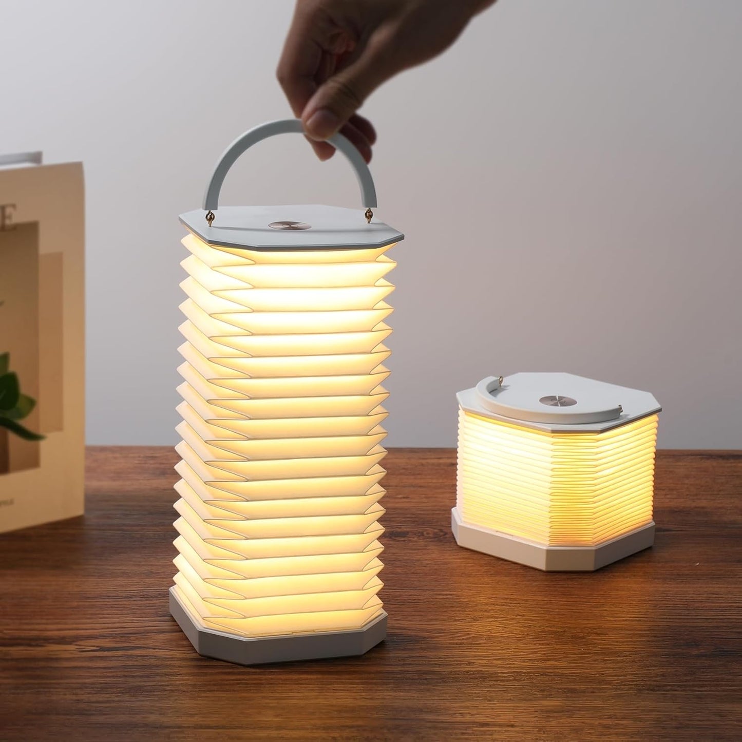 Portable Paper Lamp,White Accordion Desk Lamp,Japanese Lanterns lamp for Home Decoration and Gift,Dimmable Bedside Lamp,1200mAh USB Powered Night Light for Bedroom,Office,Reading （White