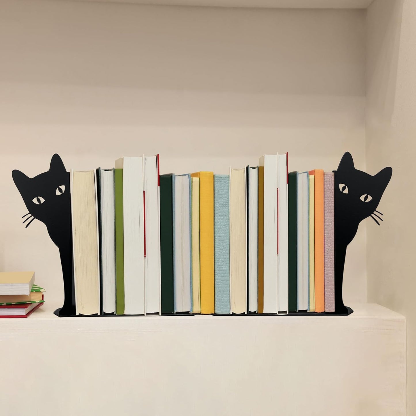 Peeping Cat Metal Bookends Cute Cat Book Ends for Shelves Bookshelf Decorative Objects Home Office Desk Bookshelf Decor Cat Lover Gifts for Women (Black)