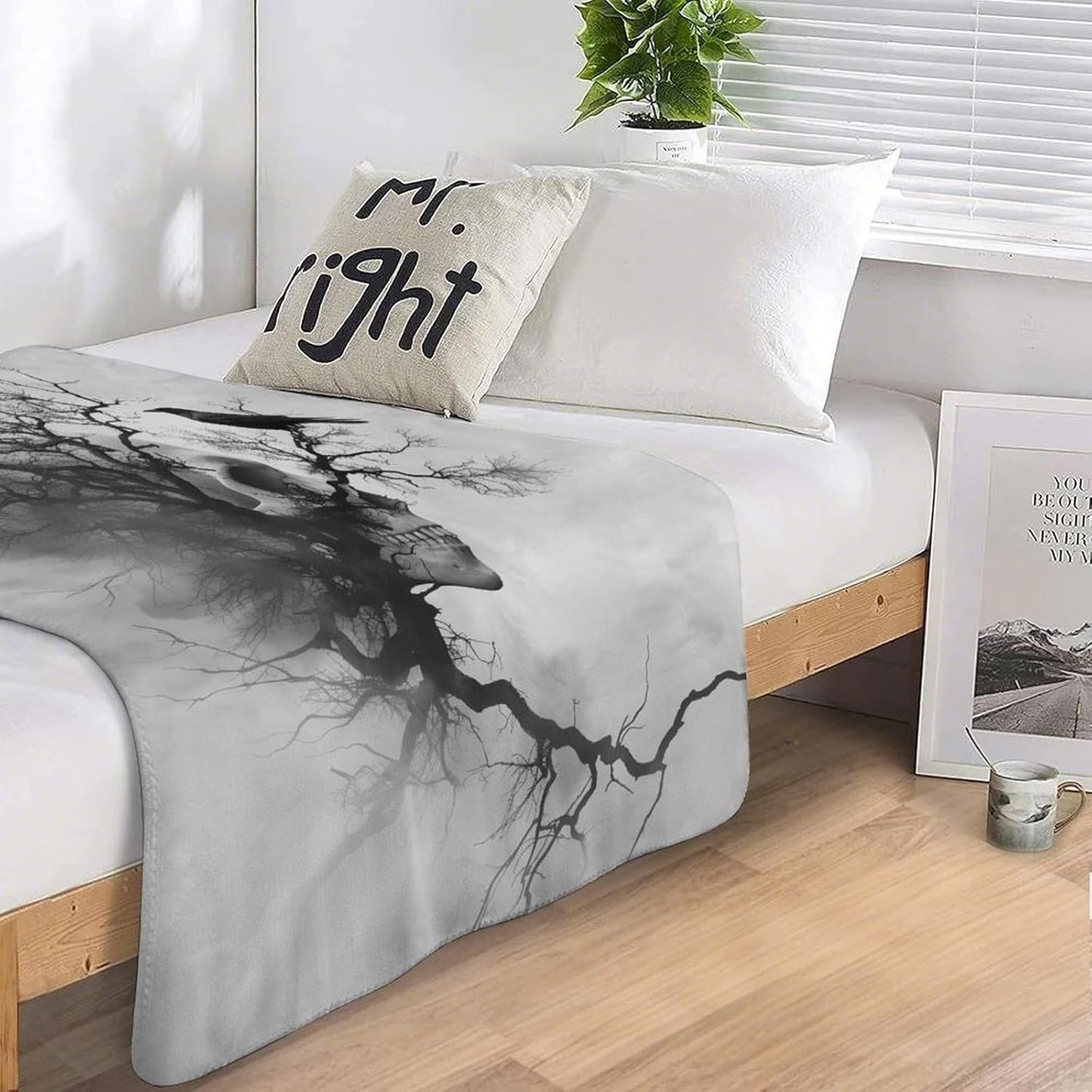 Skull Tree Blanket Gifts for Women Kids, Gothic Raven Fleece Blankets, Cozy Plush Flannel Throw for Couch, Bed, Living Room Decor 50"x60"