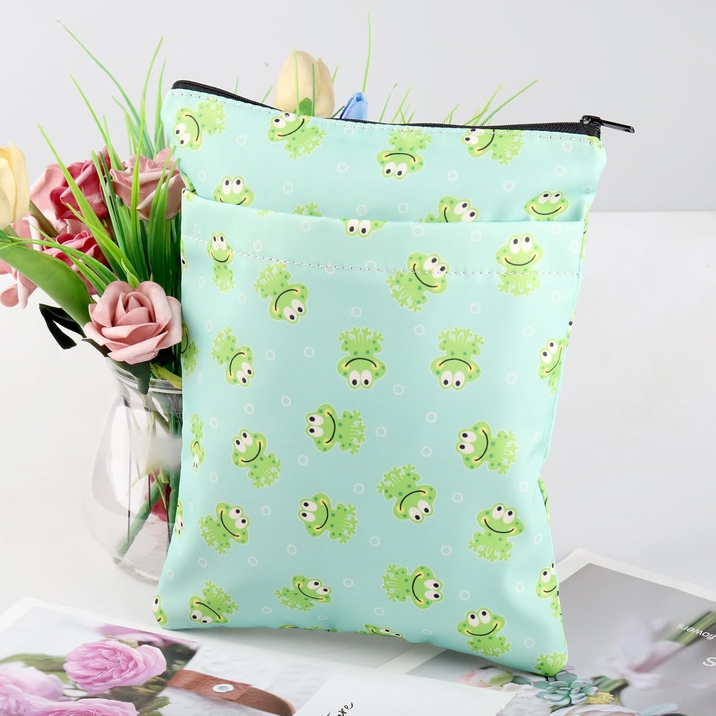 MAOFAED Frog Book Sleeve Froggy Book Cover Animal Lover Gift Frog Lovers Gift for Women Mother (Frog BSL)