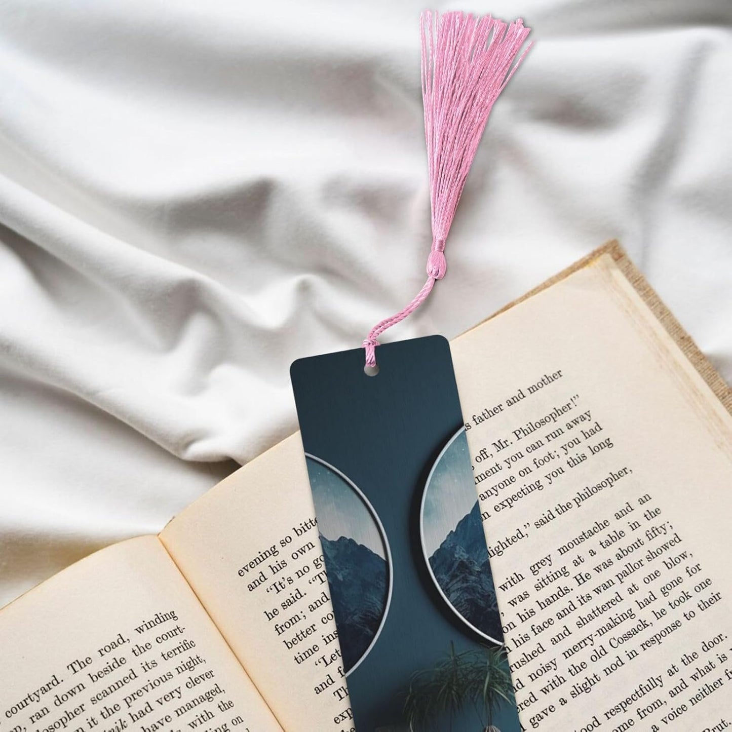 Modern Style Room Bookmarks Gifts for Women Men, Wooden Bookmarks for Book Lovers, Vintage Book Marks Ornaments with Tassel, Unique Personalized Reading Page Markers Pink
