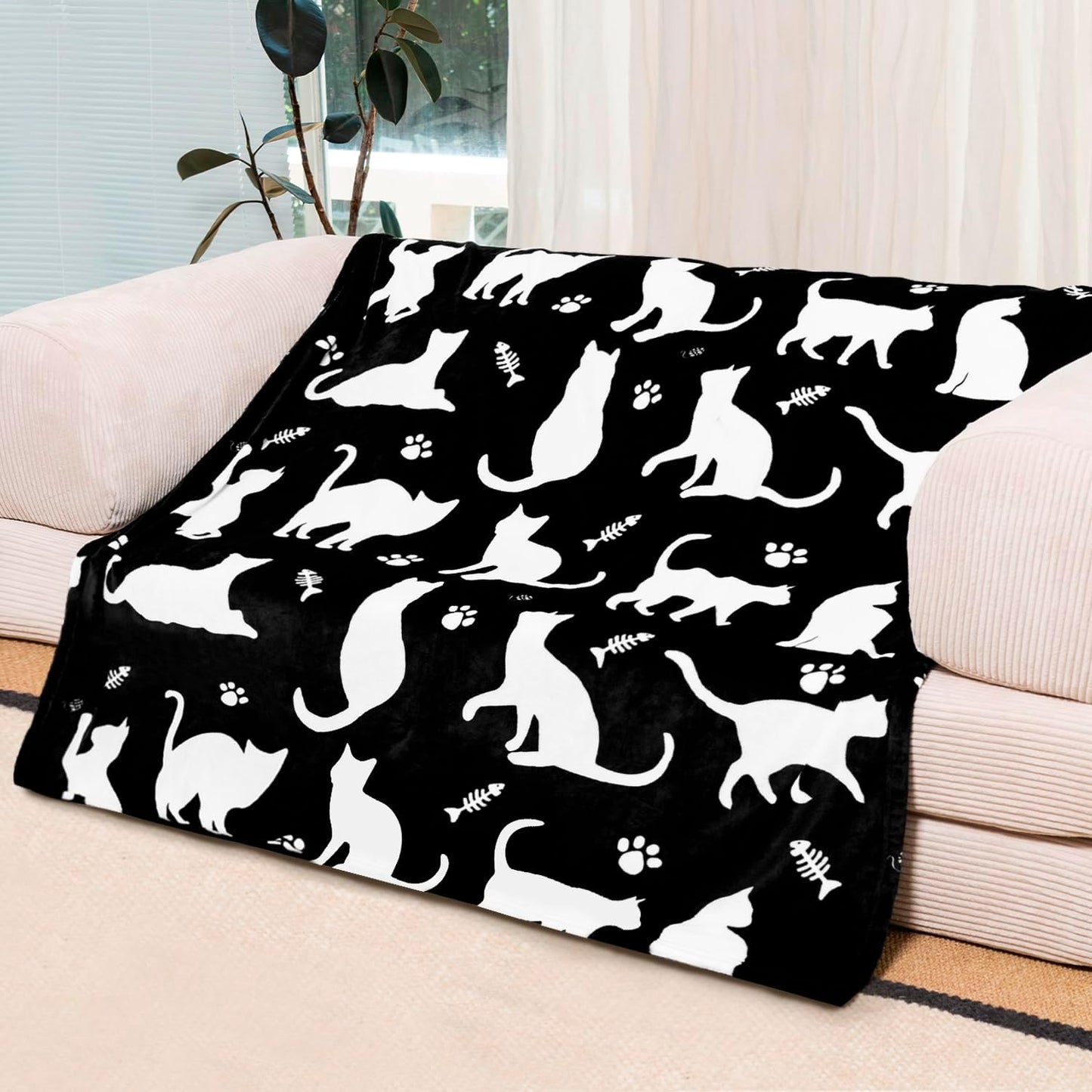 Cat Pattern Throw Blanket, Black and White,Warm and Soft Blankets Gifts for Women Men Kids,Suitable for Bedroom, Sofa, Couch - 50x60 inches