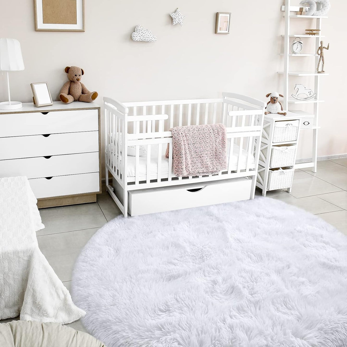 White Round Rug for Girls Bedroom, Fluffy Circle Carpet 4'X4' for Kids Room Decor Shaggy Circular Rug for Baby Nursery Dorm Upgrade Fuzzy Plush Rug for Living room Cute Room Decor for Teen Baby