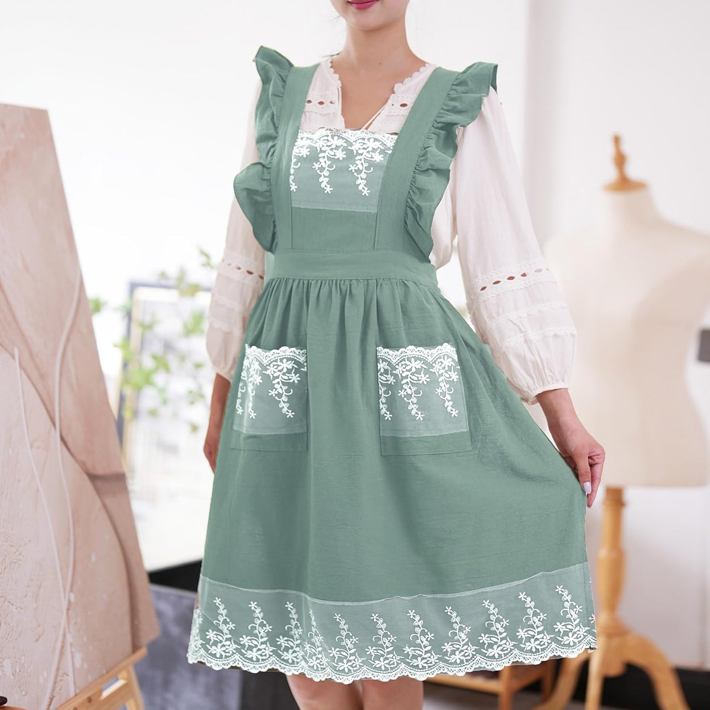 Vintage Aprons for Women with Pockets Cute Lace Ruffle Adjustable Apron for Cooking Kitchen Baking Gardening