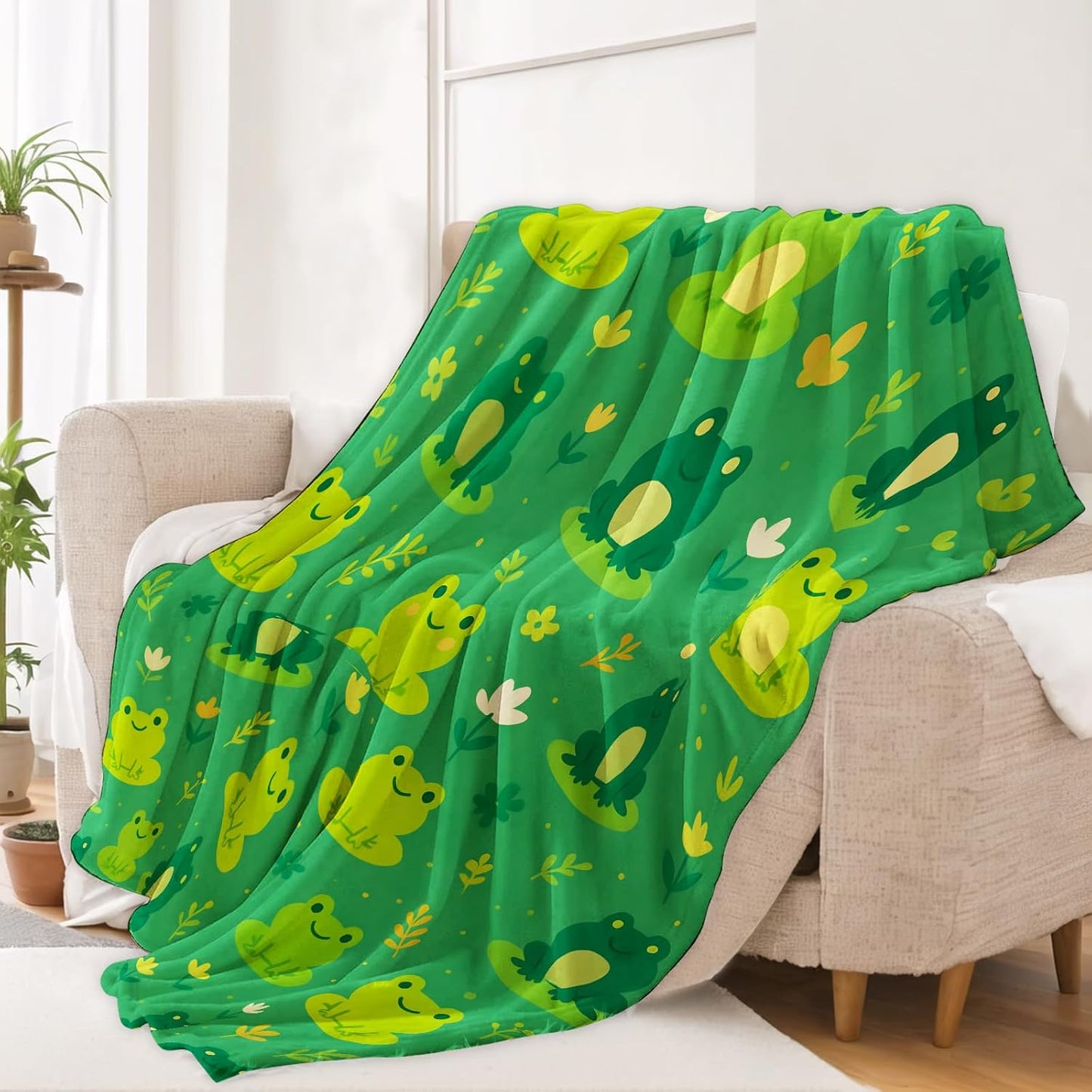 Frog Pattern Blanket Soft Lightweight Flannel Throw Blanket for Living Room Bedding Travel Home Decor Cozy 50x60 Inch Blankets Gifts for Adults Kids Women Men