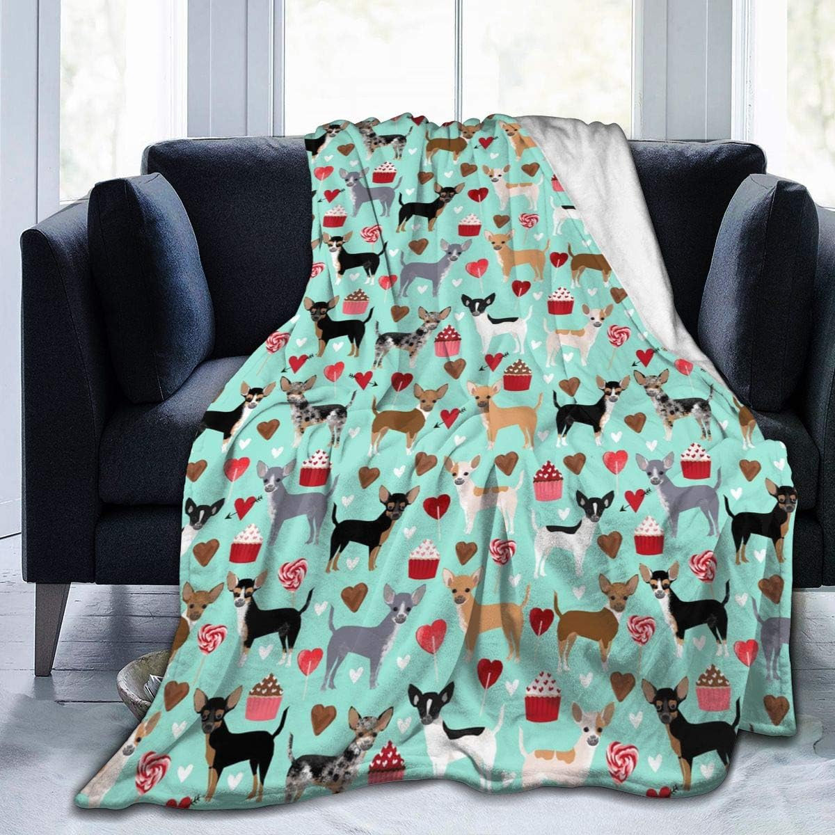 Chihuahua Love Fleece Throw Blanket, Fuzzy Warm Throws for Winter Bedding, Couch and Plush House Warming Decor Idea 60"X50"