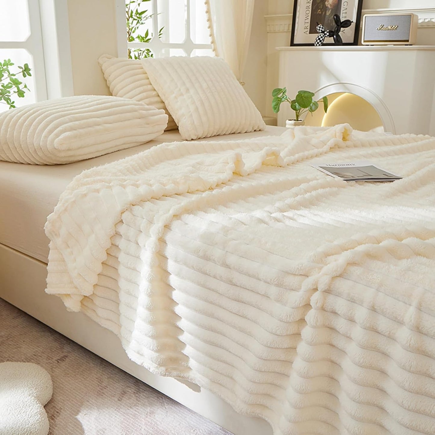 Plush 3D Stripe Fleece Throw Blanket for Couch, Ultra Soft & Warm All-Season Comfort, Lightweight Cozy Throws for Sofa Bed Dorm, for Women Girls (Off White, Twin（60 * 80in）)