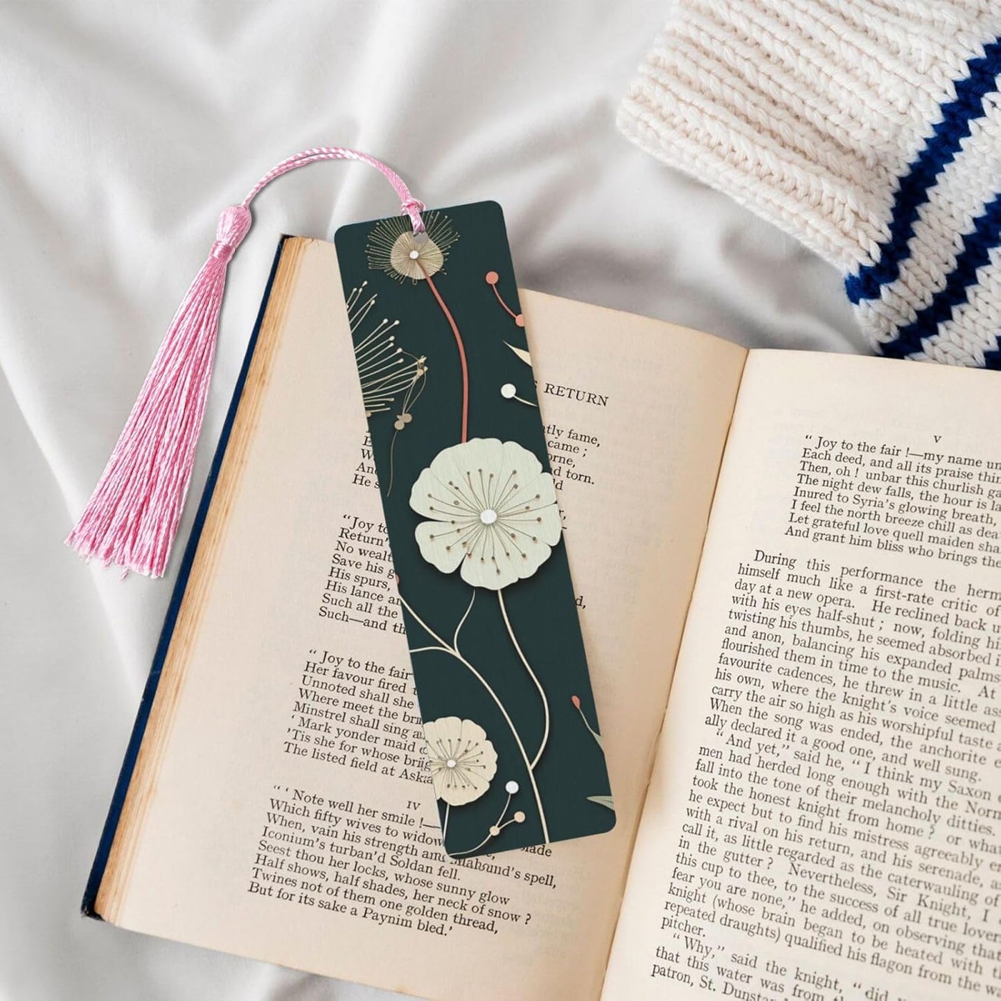 Bloom Bookmarks Gifts for Women Men, Wooden Bookmarks for Book Lovers, Vintage Book Marks Ornaments with Tassel, Unique Personalized Reading Page Markers Pink