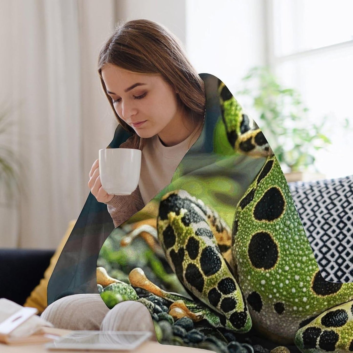 Crown Frog Blanket Super Soft Lightweight Throw Blanket Cute Cozy Warm Bed Blanket Decorative Fuzzy Blanket All-Season Home Decor Gift for Sofa Couch Living Room 30"*40"（76 * 100cm）