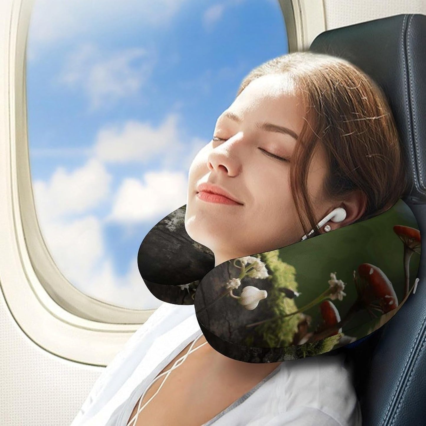 Red Squirrel on Small Green Hill Neck Pillow Memory Foam U Shaped Pillows Portable Pillows for Shoulder Travel Head Support Pillow with Concealed Zipper for Airplane Car Home Office