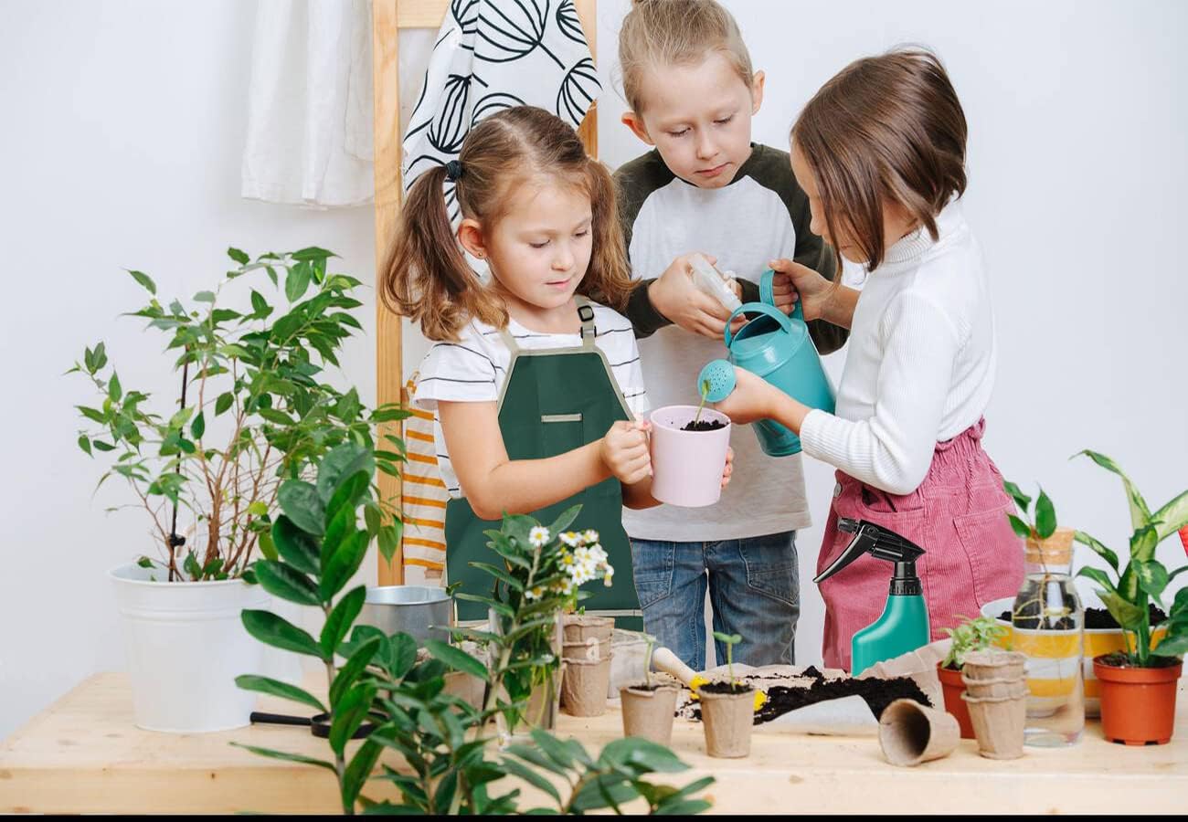 Kidz Gardening Tool Set – Gardening Tools Kit Includes Shovel, Rake, Fork Trowel, Children'z Garden Kit with Sun Hat, Apron, Gloves, Tote Bag, Sprayer and Bucket, Outdoor Play Toyz Gift for Kidz