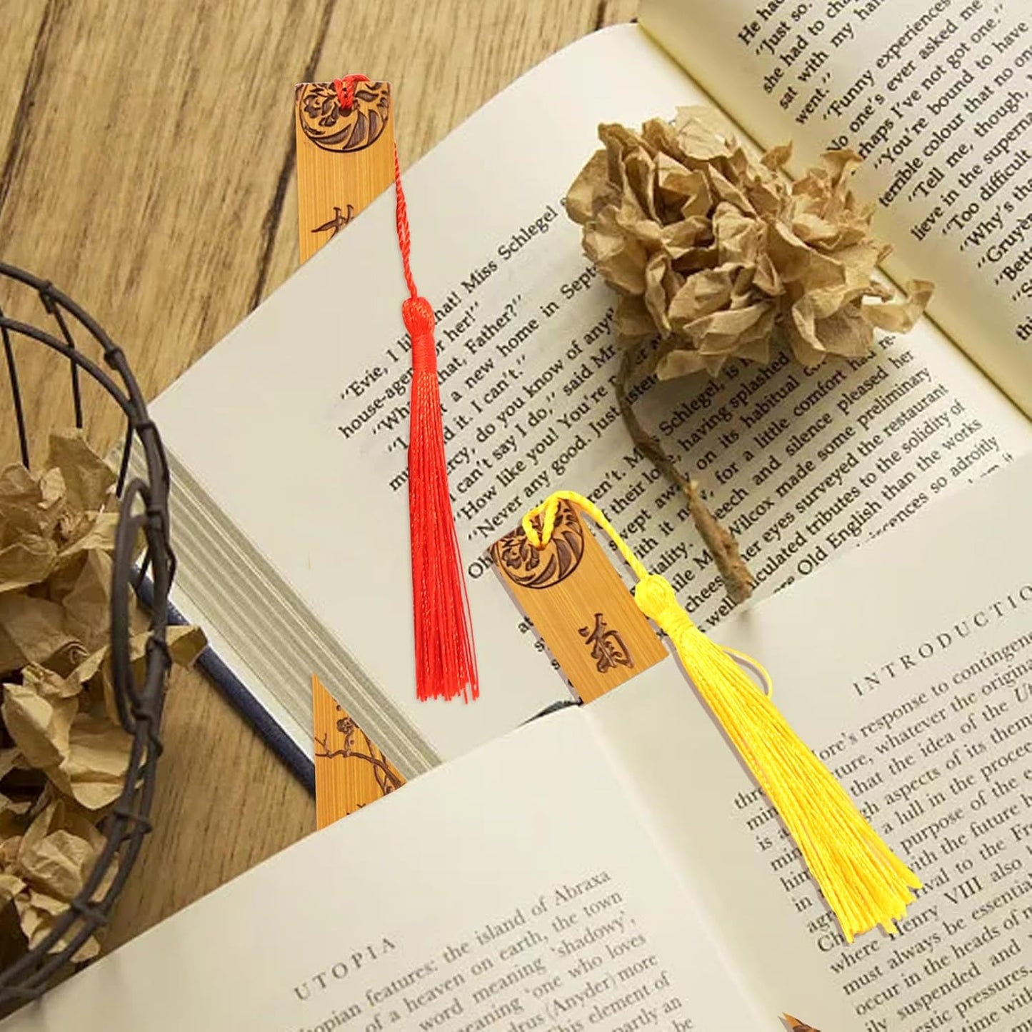 Honbay 8PCS Vintage Bamboo Bookmark Chinese Carving Blossom Bookmark with Tassel Reading Page Markers for School Office Supplies or Book Lovers (4 Style)