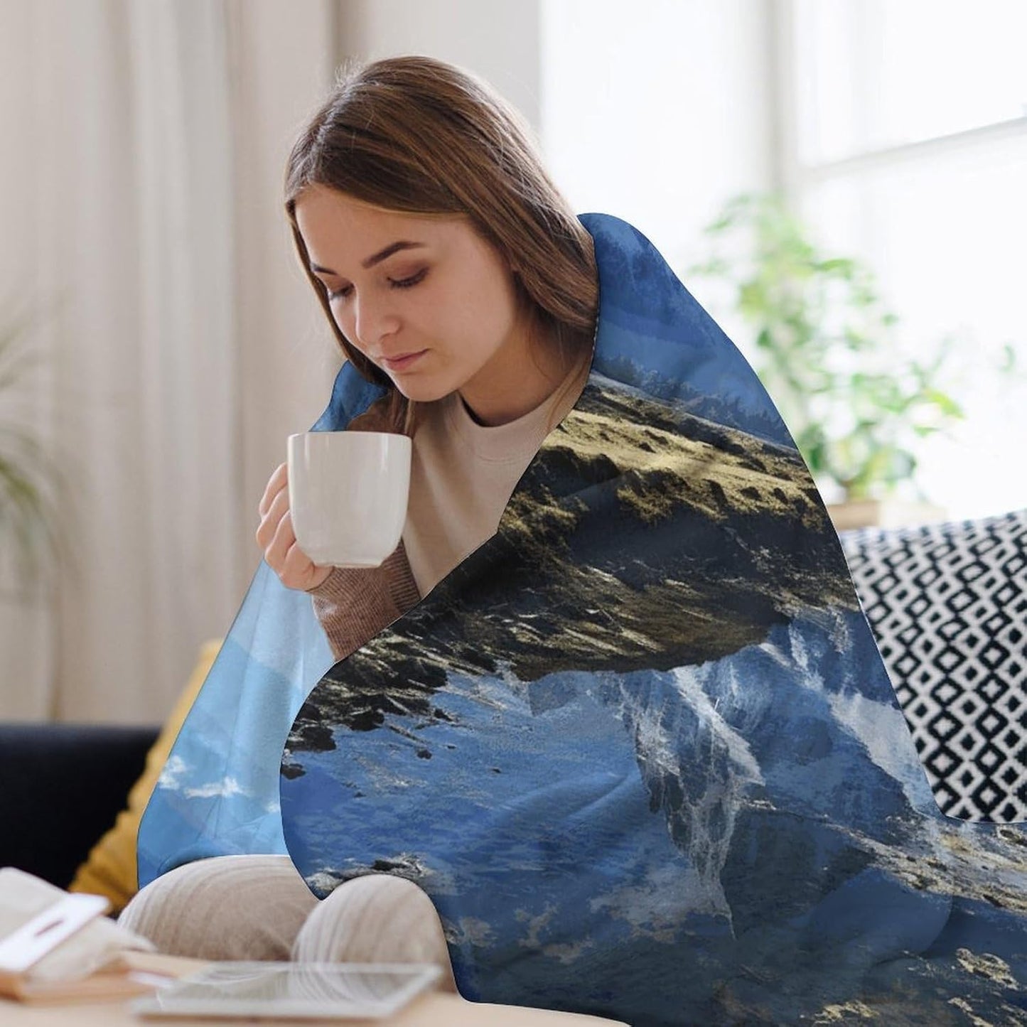 Snowy Mountains Blanket Super Soft Lightweight Throw Blanket Cute Cozy Warm Bed Blanket Decorative Fuzzy Blanket All-Season Home Decor Gift for Sofa Couch Living Room 40"*50" （100 * 130cm）