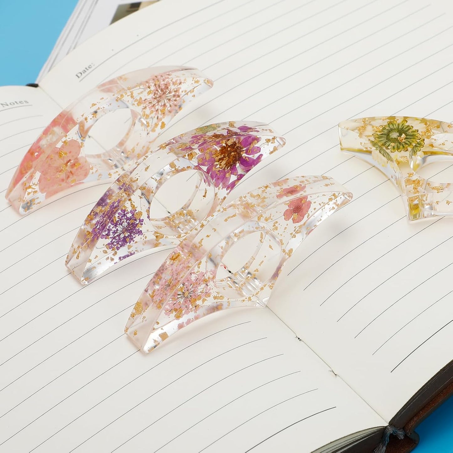 4 Pieces Dried Flower Resin Book Page Holder Thumb Book Holder Reading Accessories Thumb Book Page Holder for Book Lovers Teachers and Students