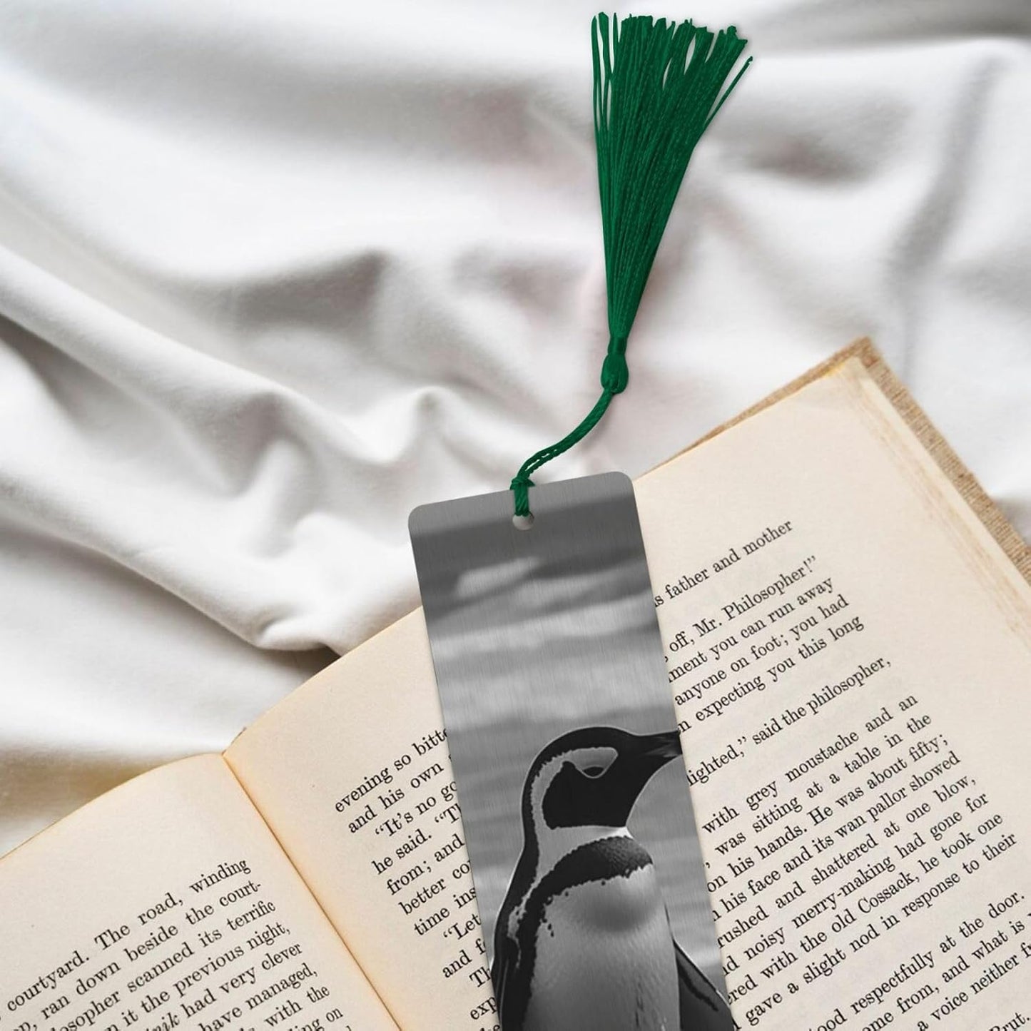 Penguin Standing on The Beach Bookmarks Gifts for Women Men, Wooden Bookmarks for Book Lovers, Vintage Book Marks Ornaments with Tassel, Unique Personalized Reading Page Markers Dark Green