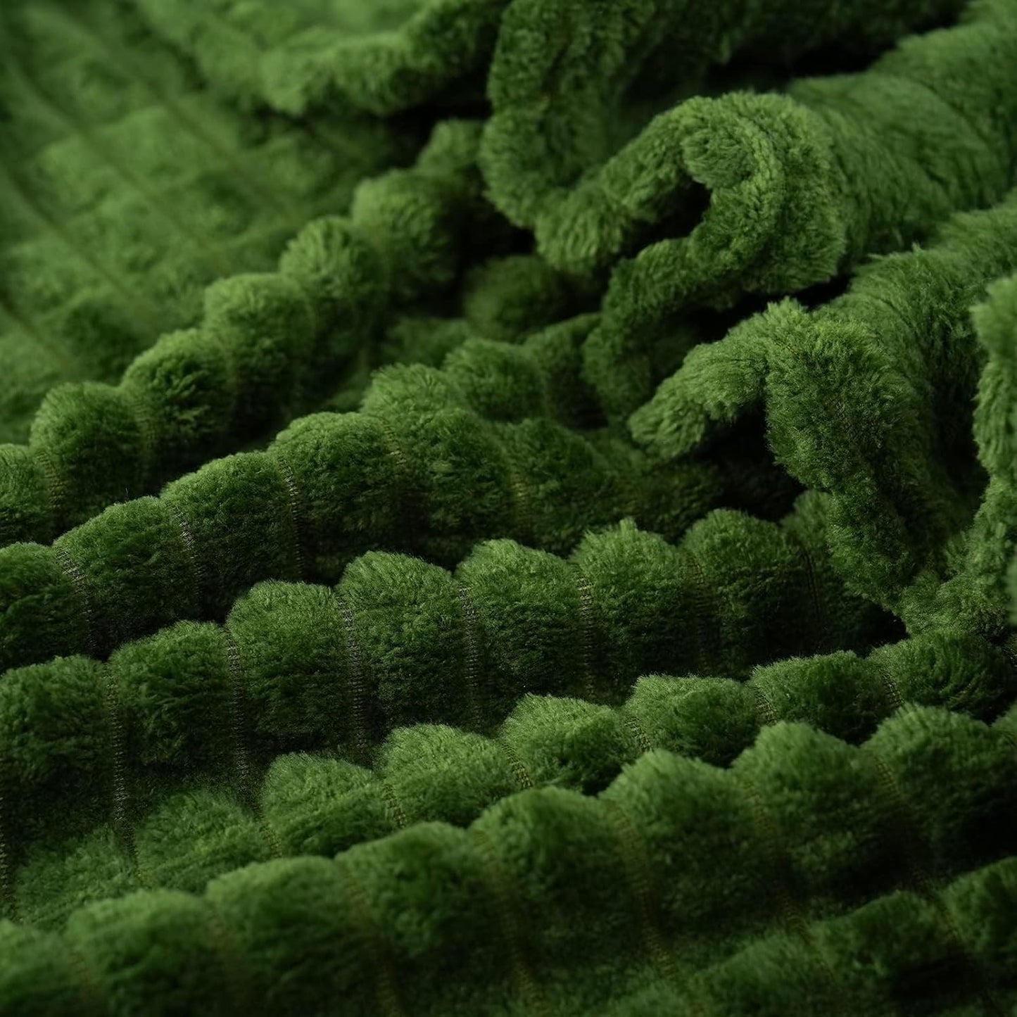 Simple&Opulence Forest Green Throw Blanket for Couch-Super Soft Fluffy Blankets for Women 50x70 Inches Cozy Lightweight Fleece Blanket for Home Decor