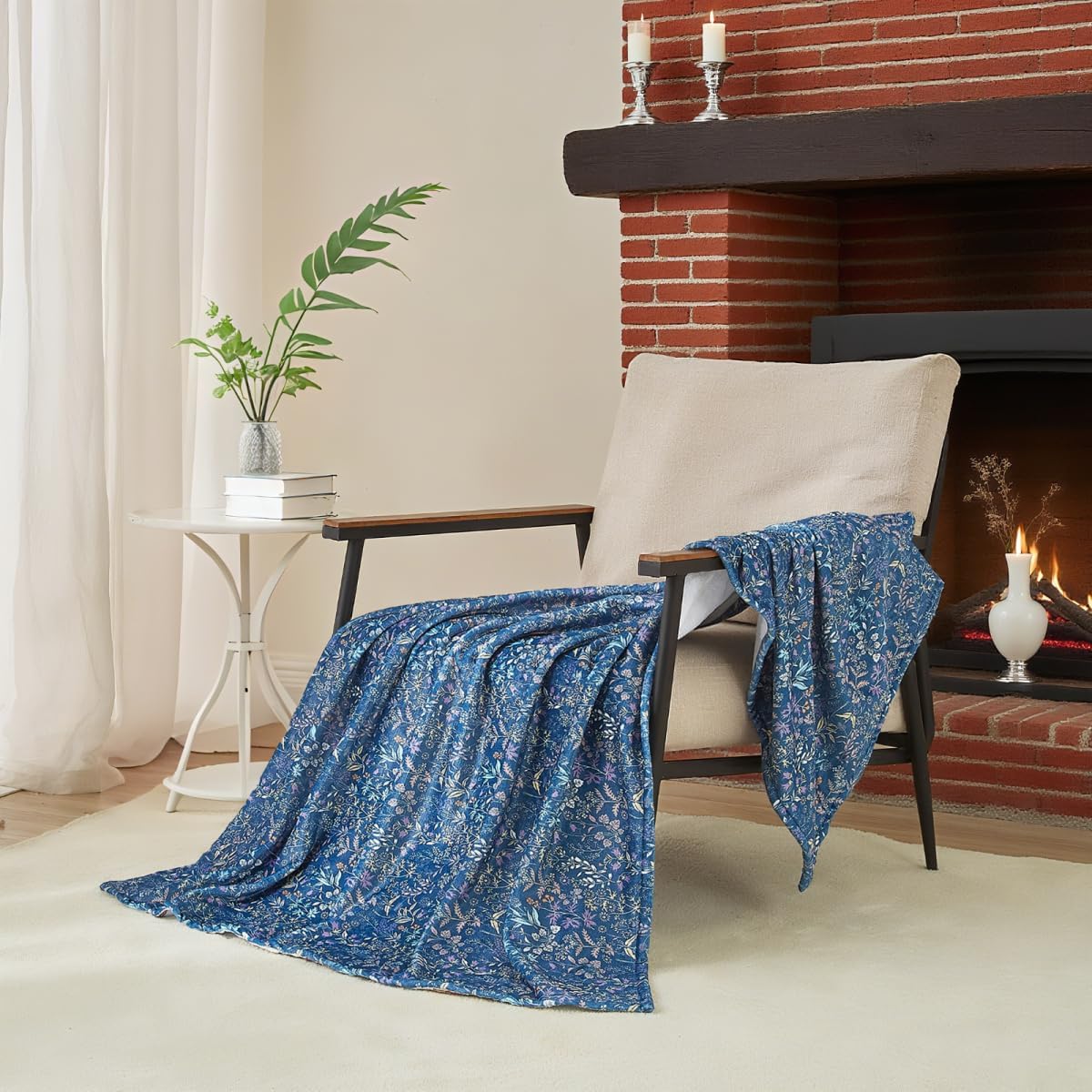 Navy Blue Flannel Throw Blanket for Couch Sofa Bedroom All Season Use Lightweight Floral Fleece Autumn Fall Thin Throw Blankets for Office Naps Travel Soft Cozy Warm Blanket for Women