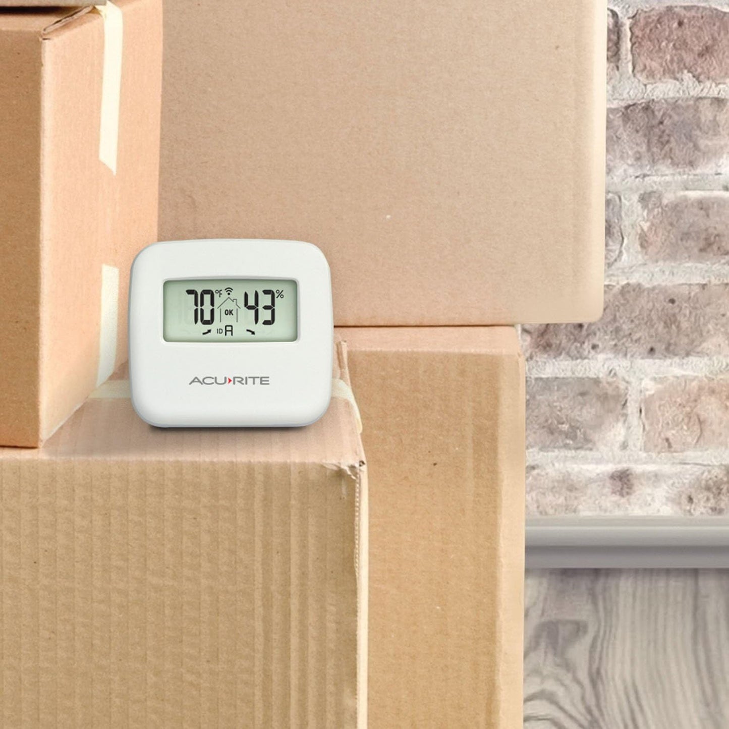 AcuRite 01096M Temperature & Humidity Station with 3 Indoor/Outdoor Sensors