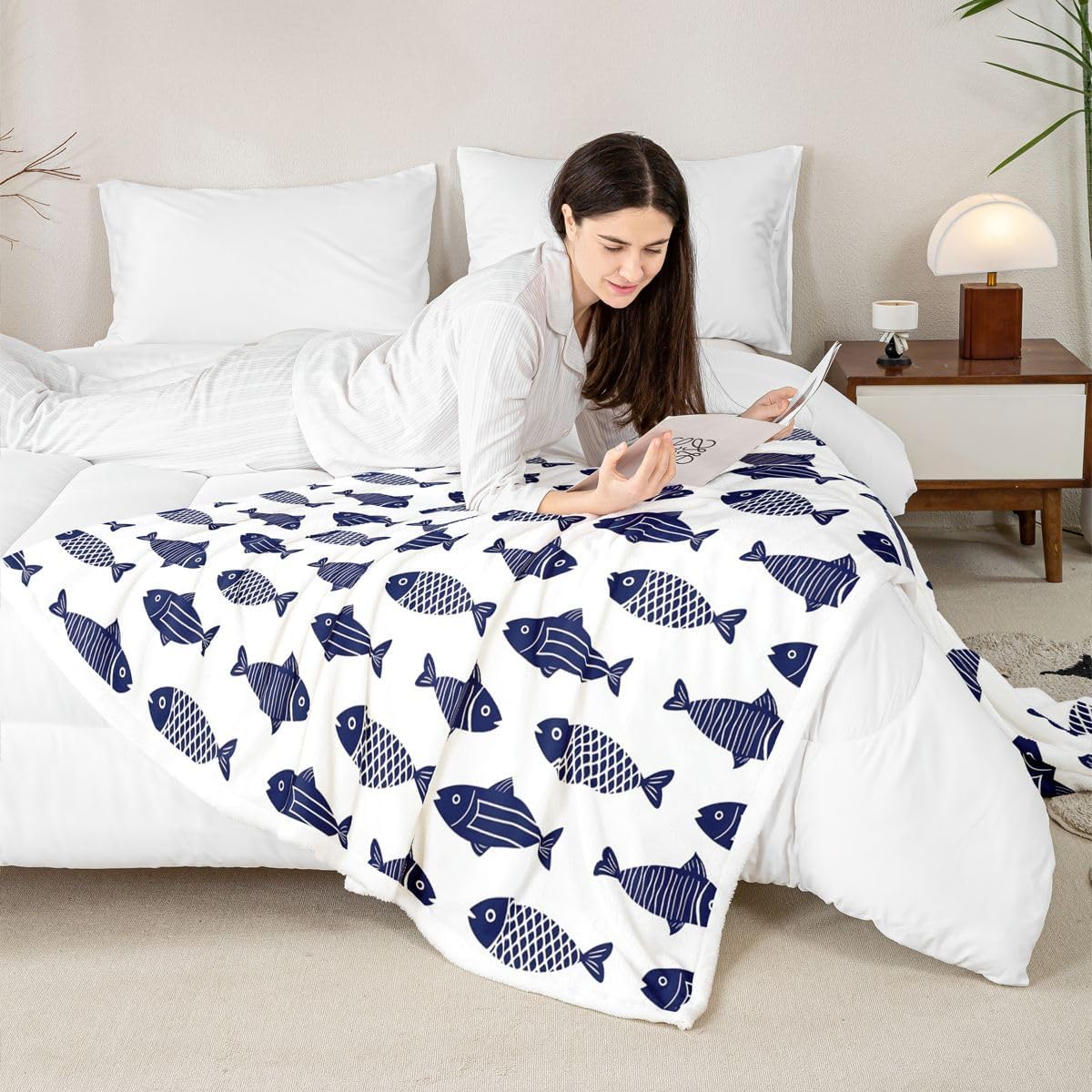 Feelyou Fishes Sherpa Throw Blanket for Couch Blue Fish Super Soft Cozy Fleece White Blue Floral Blanket for Winter, Plush Throw Nautical 40"x50" All Season