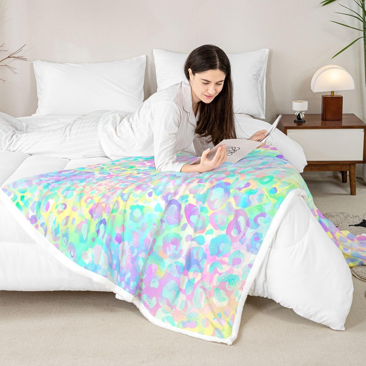 Girls Colorful Leopard Sherpa Blanket Safari Cheetah Print Fleece Throw Blanket Modern Leopard Design Plush Blanket for Boys Girls Kids Room Decor Lightweight for Sofa Bed Couch,Throw 50x60 Inches