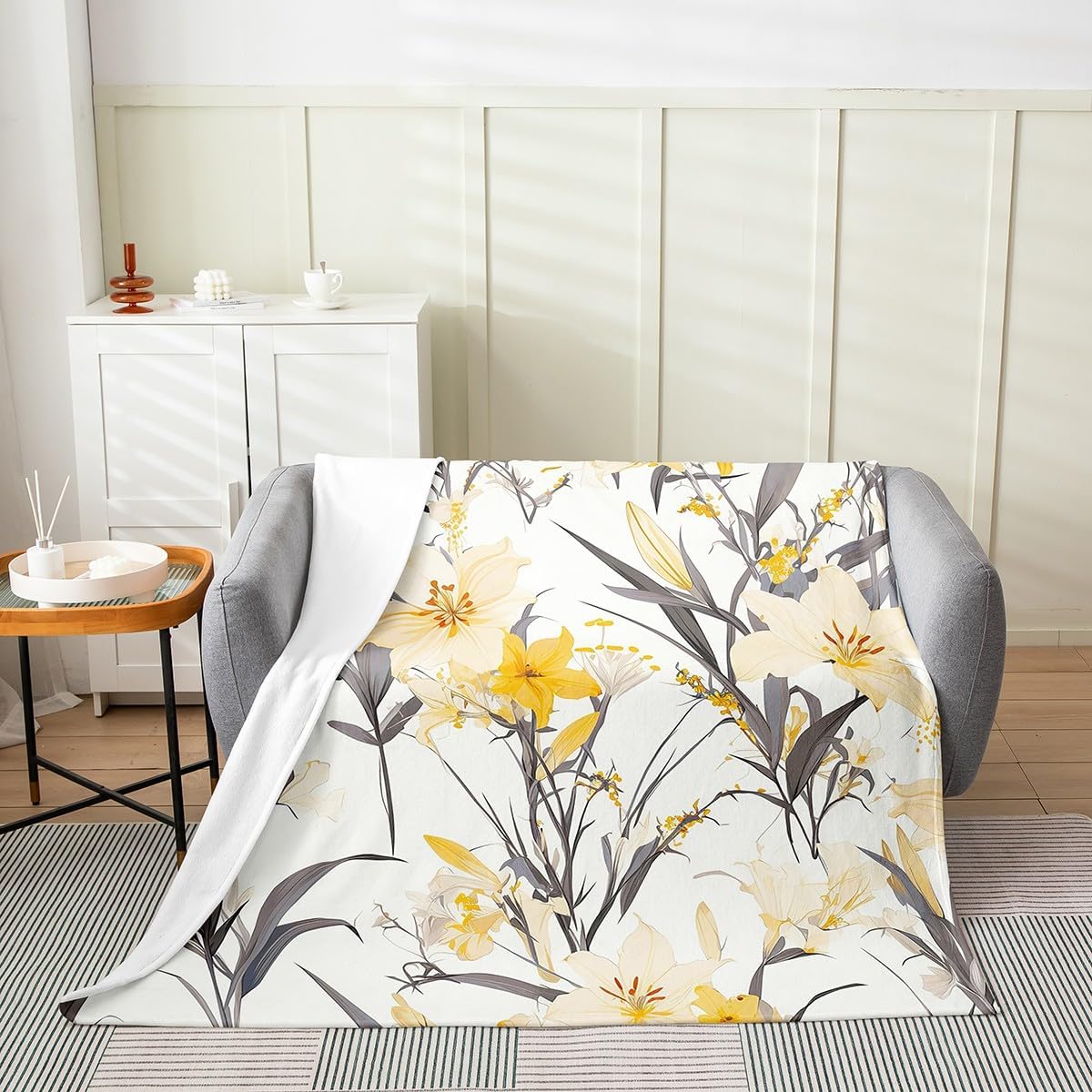 Feelyou Lily Floral All Season Bed Blanket Queen 90"x90" Lily Flower Flannel Fleece Throw Blanket for Sofa Couch Romantic Garden Print Fuzzy Blanket Room Decorations Plush Blanket