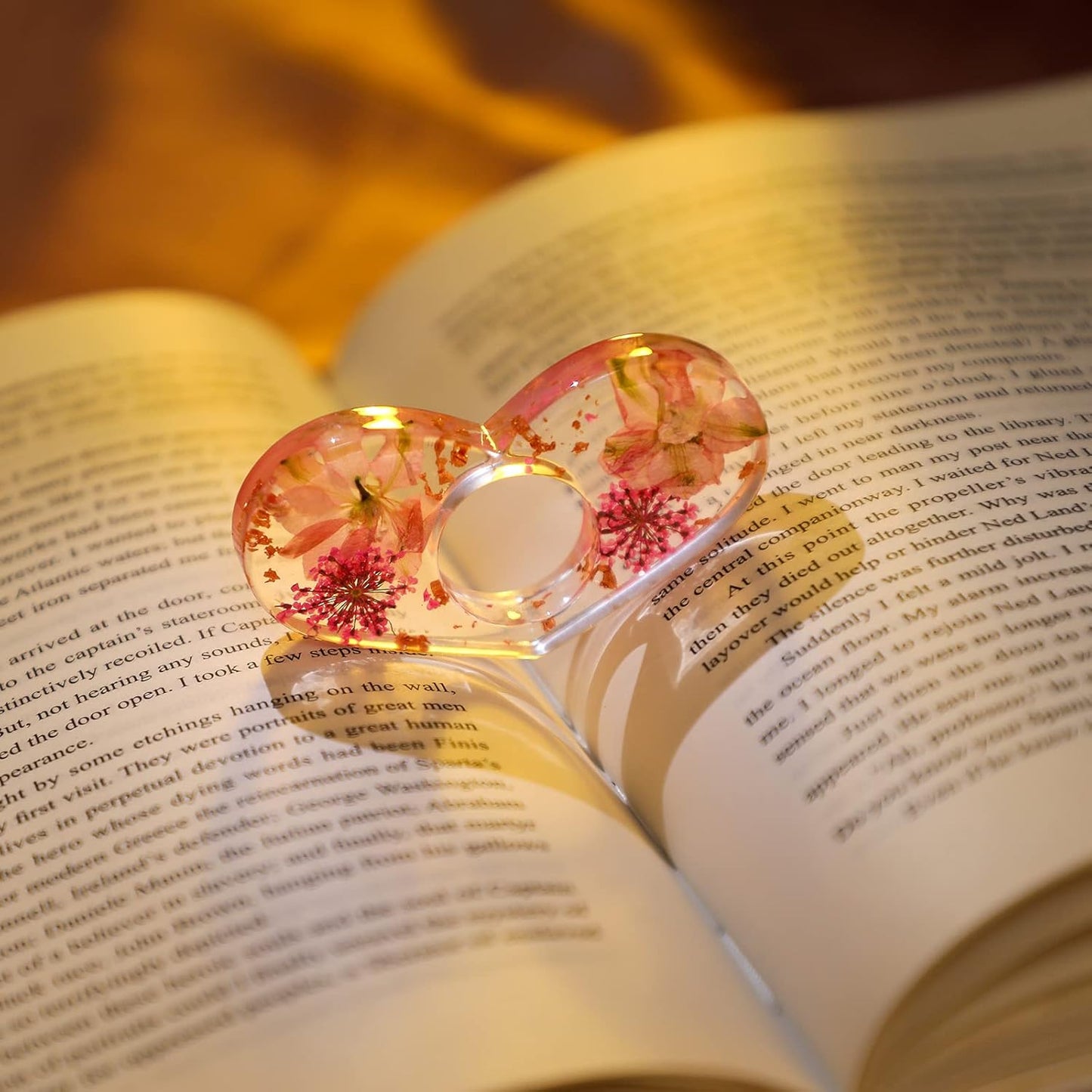 Dried Flower Resin Bookmarks and Book Holder Transparent Floral Page Marker with Tassels Handmade Thumb Ring Personalized Reading Accessories Gift for Women, Girls, Adults, Kids