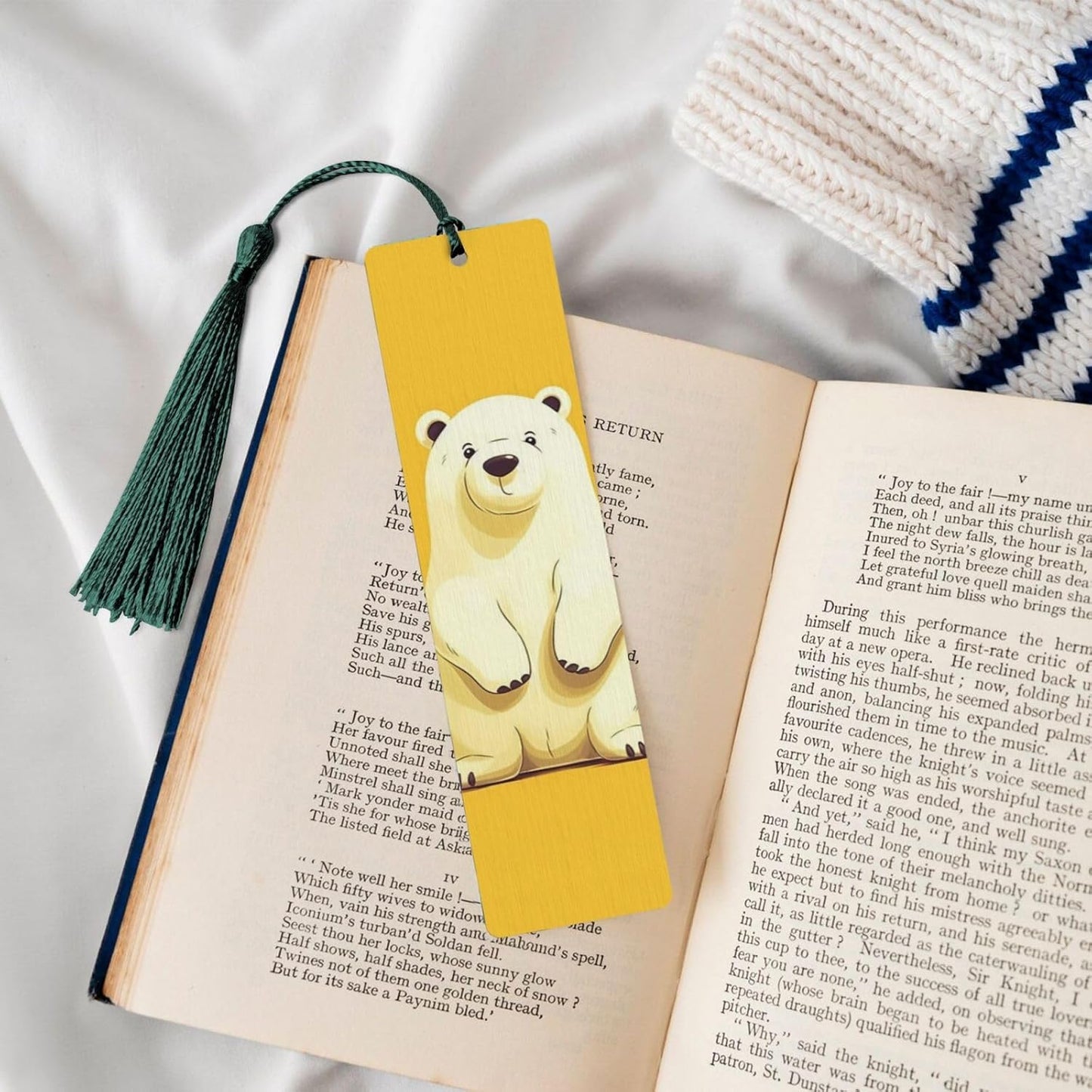 Cute Cartoon Polar Bear Bookmarks Gifts for Women Men, Wooden Bookmarks for Book Lovers, Vintage Book Marks Ornaments with Tassel, Unique Personalized Reading Page Markers Dark Green