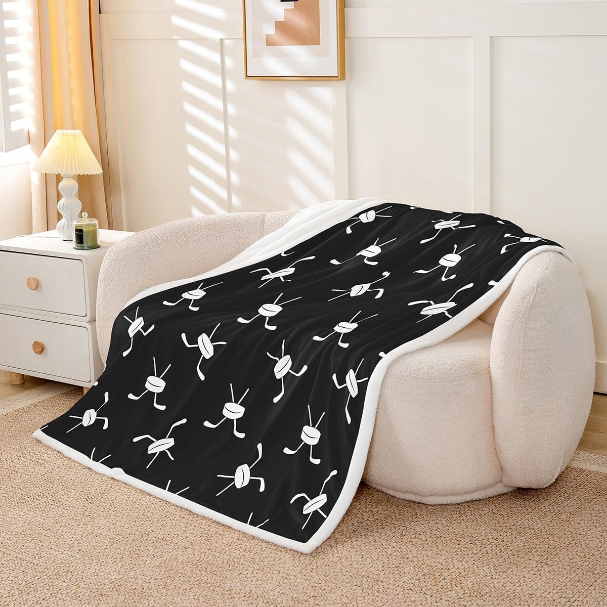 Erosebridal Ice Hockey Sherpa Blanket Hockey Player Flannel Blanket for Kids Boys Girls Teens Adult Winter Ice Sports Cartoon Black White 40"x50"