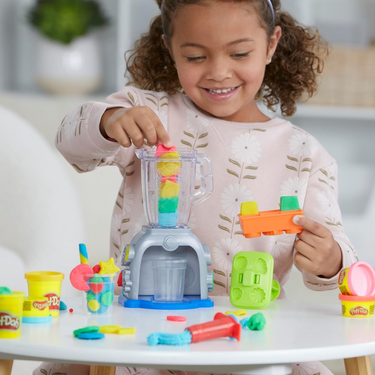Play Doh Swirlin' Smoothies Toy Blender Playset, Play Kitchen Appliances, Kids Arts and Crafts Toys for 3 Year Old Girls and Boys and Up