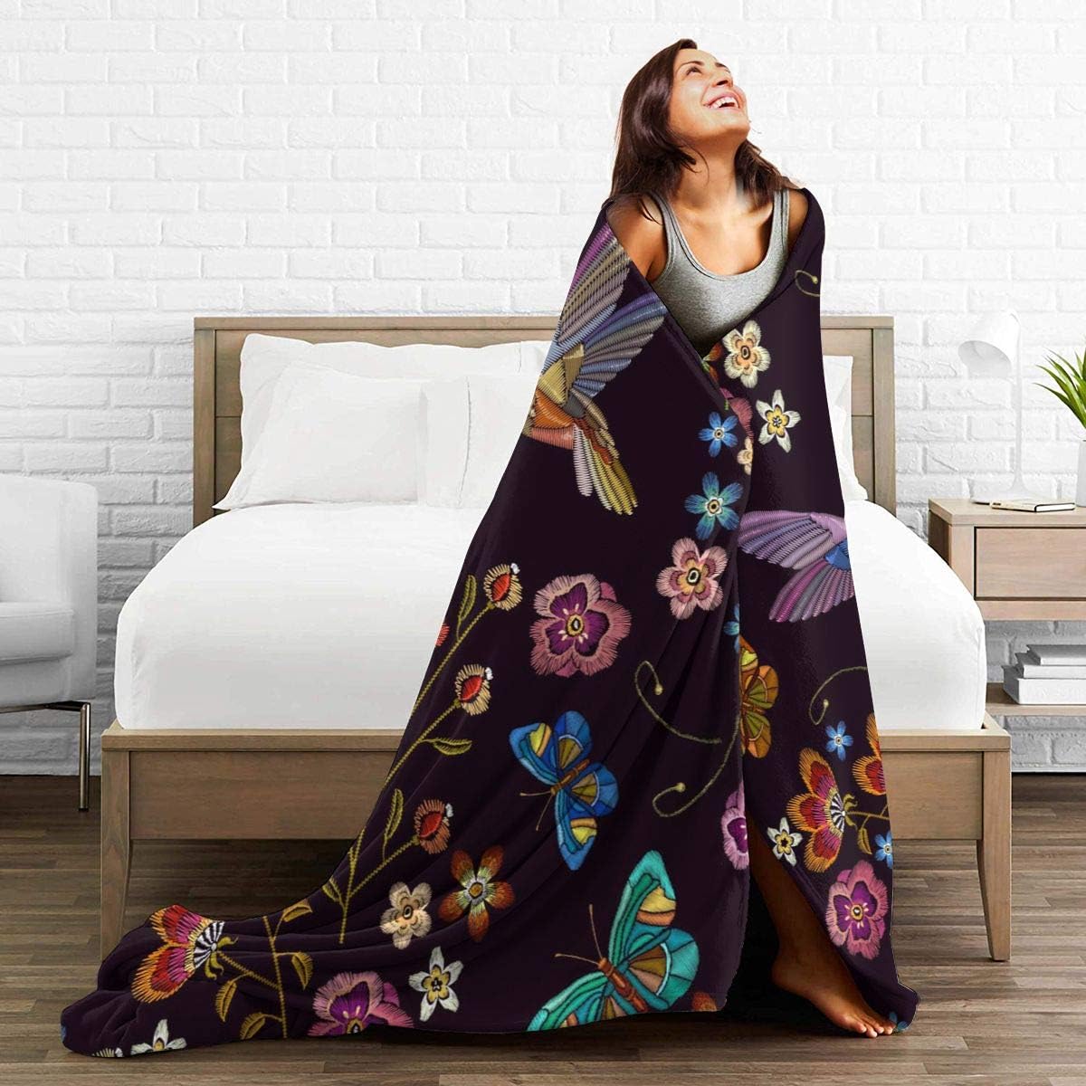 Hummingbird Bird Fleece Throw Blanket Ultra Soft Cozy Blooming Flowers Decorative Flannel Blanket All Season for Home Couch Bed Chair Travel 60x50in