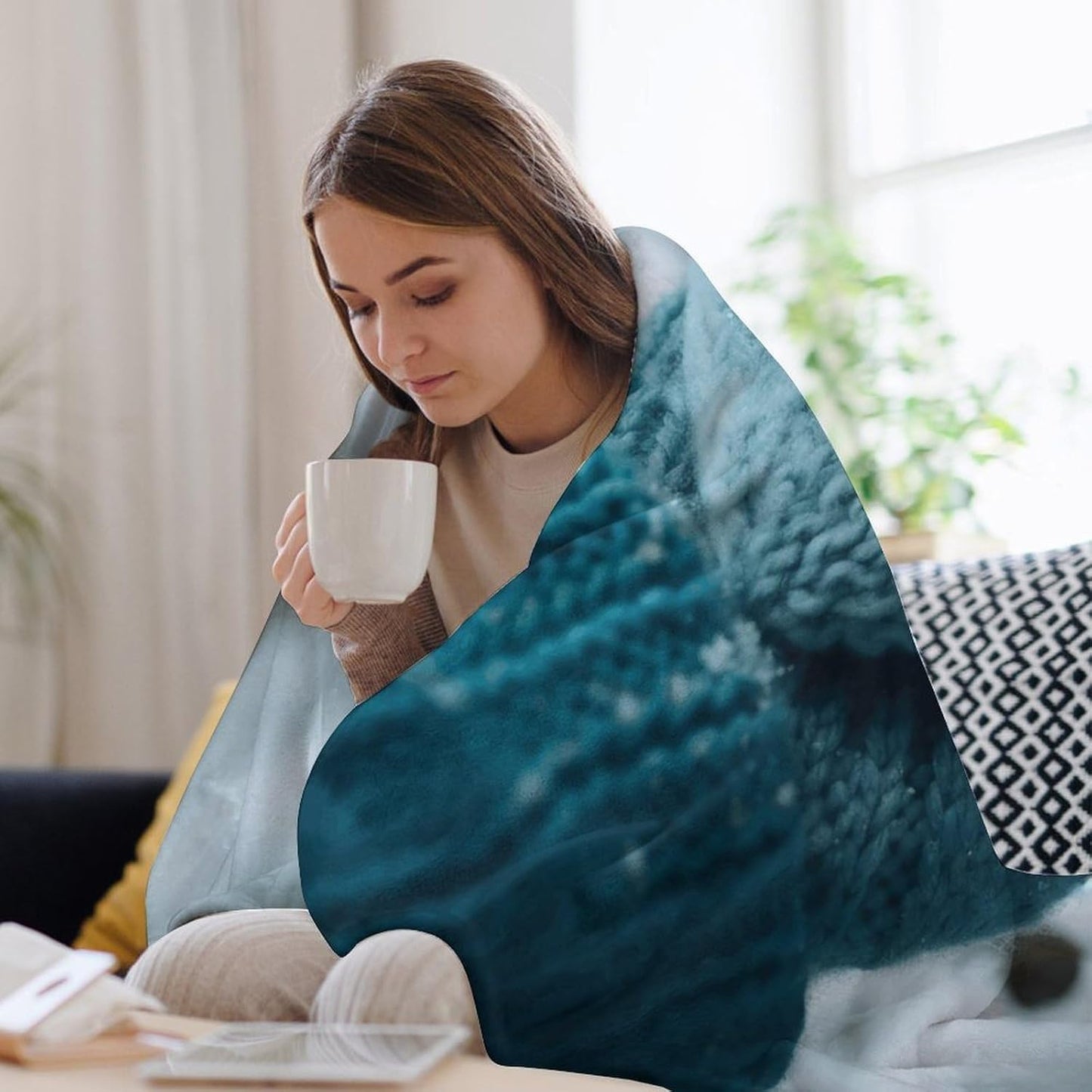 Holding A Heart Throw Blanket for Couch Super Soft Warm Lightweight Throw Blankets Cozy Flannel Bed Blanket Cute Decorative Blankets for All Seasons Home Decor Gift 30"*40"（76 * 100cm）