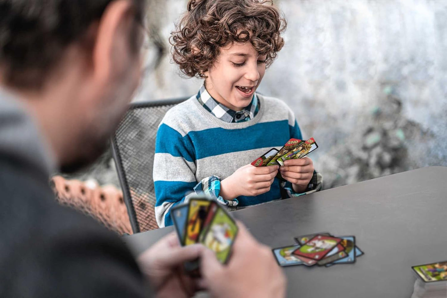 Mattel Games UNO Card Game, Gifts for Kids and Family Night, Themed to Minecraft Video Game, Travel Games, Storage Tin Box (Amazon Exclusive)