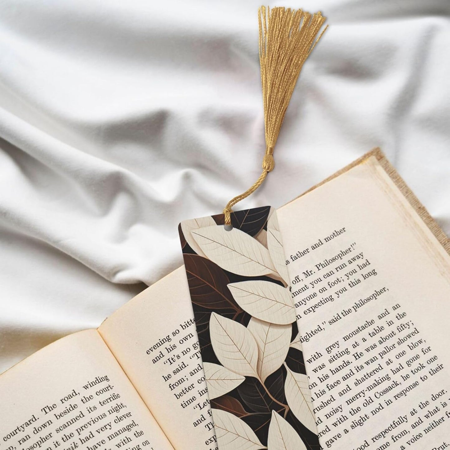 Lots of Leaves Bookmarks Gifts for Women Men, Wooden Bookmarks for Book Lovers, Vintage Book Marks Ornaments with Tassel, Unique Personalized Reading Page Markers Gold