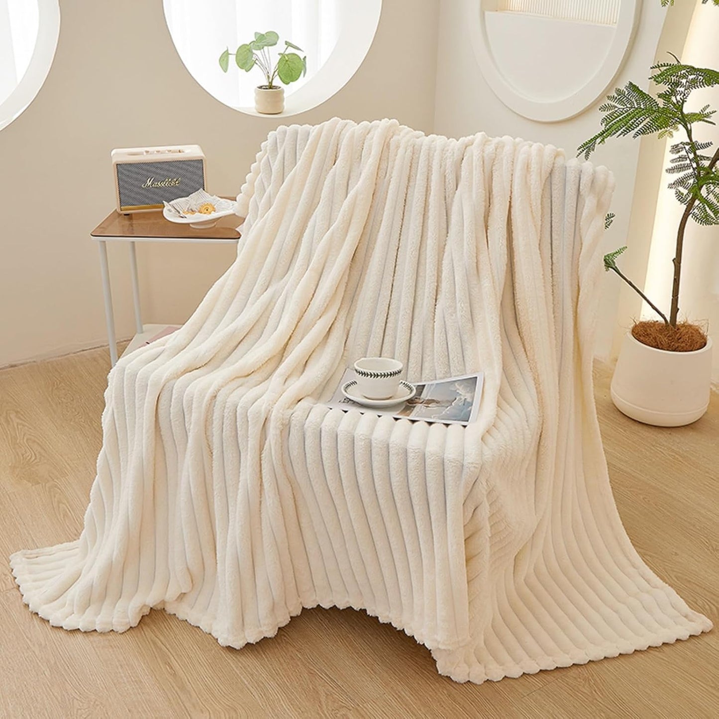 Plush 3D Stripe Fleece Throw Blanket for Couch, Ultra Soft & Warm All-Season Comfort, Lightweight Cozy Throws for Sofa Bed Dorm, for Women Girls (Off White, Twin（60 * 80in）)