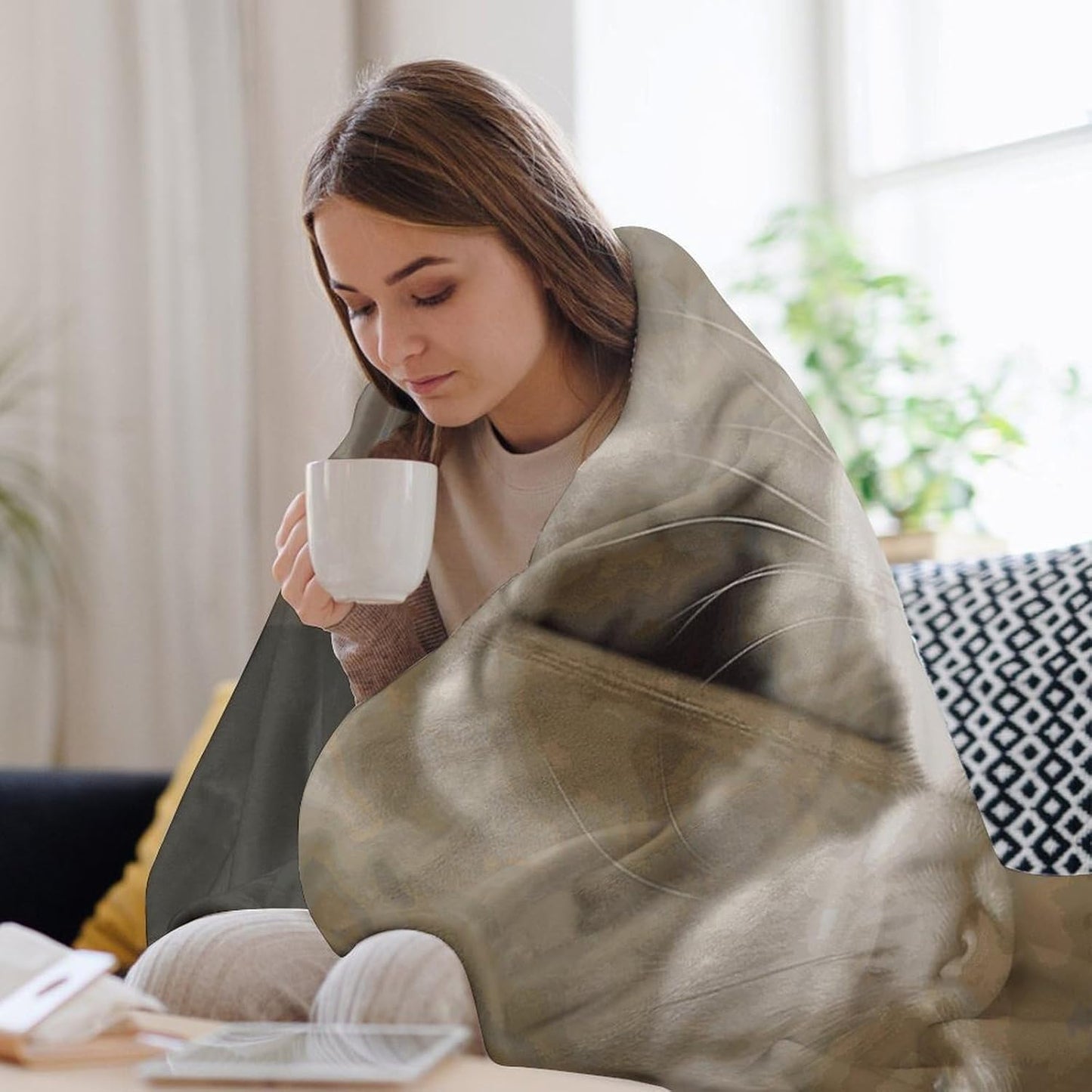 Sleeping Cat Blanket Super Soft Lightweight Throw Blanket Cute Cozy Warm Bed Blanket Decorative Fuzzy Blanket All-Season Home Decor Gift for Sofa Couch Living Room 50"*60"（130 * 150cm）