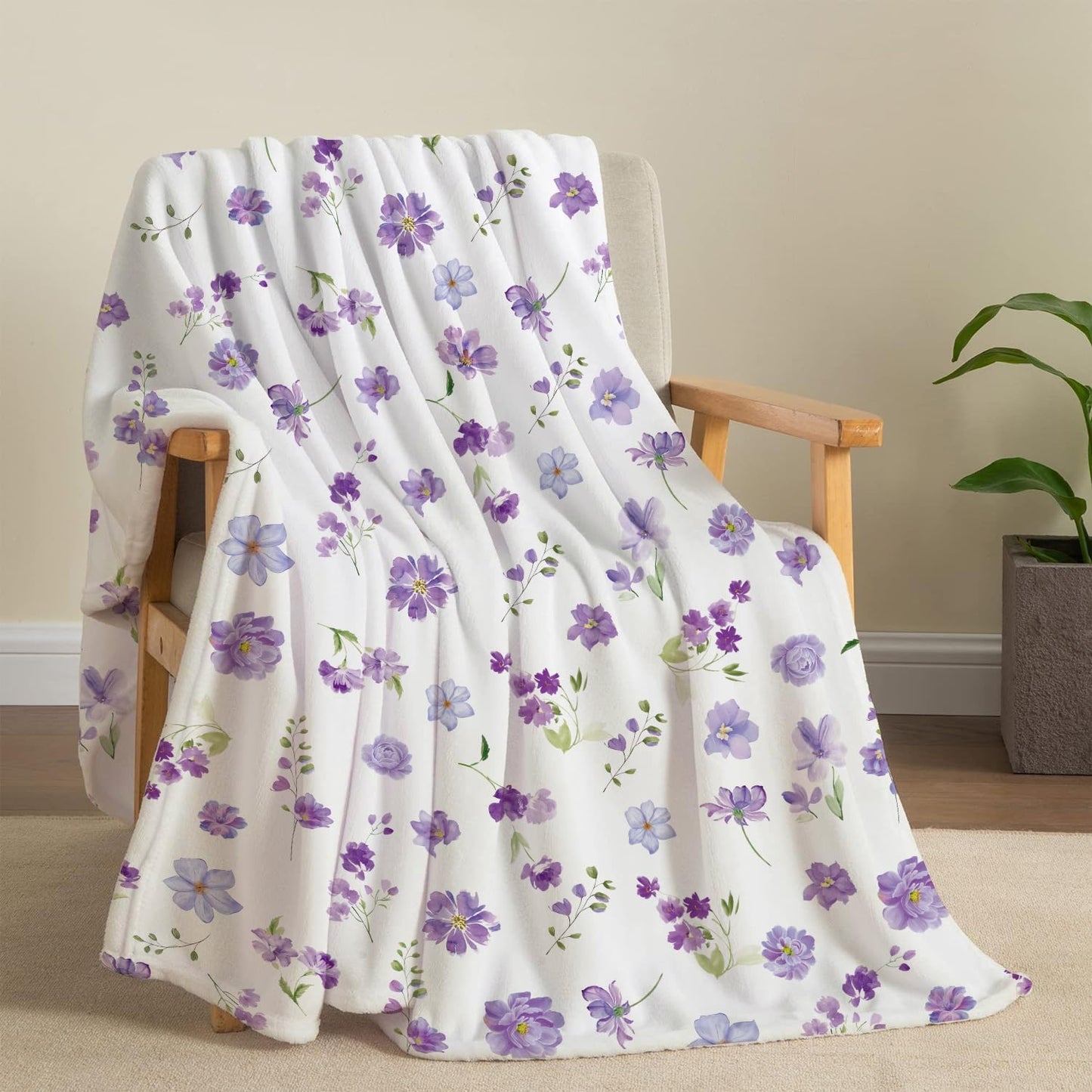 Floral Throw Blanket Purple Flowers Blanket Ultra Soft Flannel Fleece Throw Blanket Lightweight Cozy Fluffy Plush Blanket for Bed Couch Sofa 60" X 80"