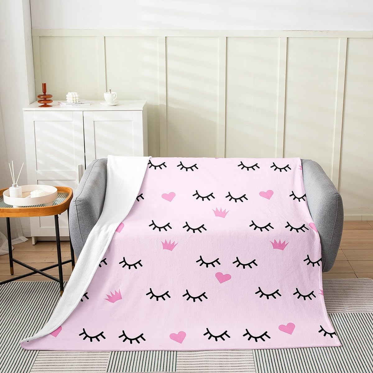Manfei Eyelash Kids Flannel Blanket Hearts Crown Print Throw Blanket for Girls Princess Room Decor, Fashion Pink Blanket for Bed Couch Sofa, Soft and Breathable Cozy Blanket(40 x 50 Inches)