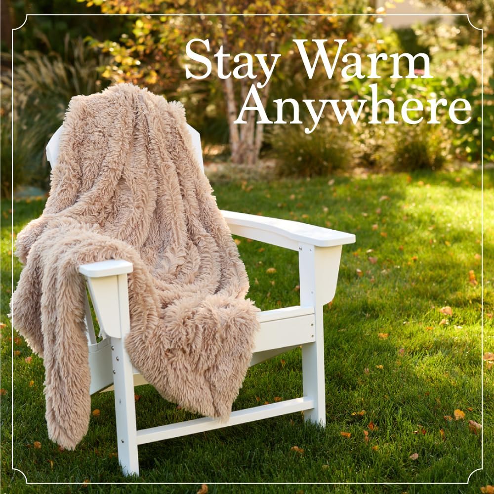 The Connecticut Home Co Throw Blanket Soft Fluffy Room Decor, Cozy Warm Throws for Bed, Couch, Gifts for Women, Bedroom Cute Aesthetic Blankets Shag and Sherpa, 65x50, Cream