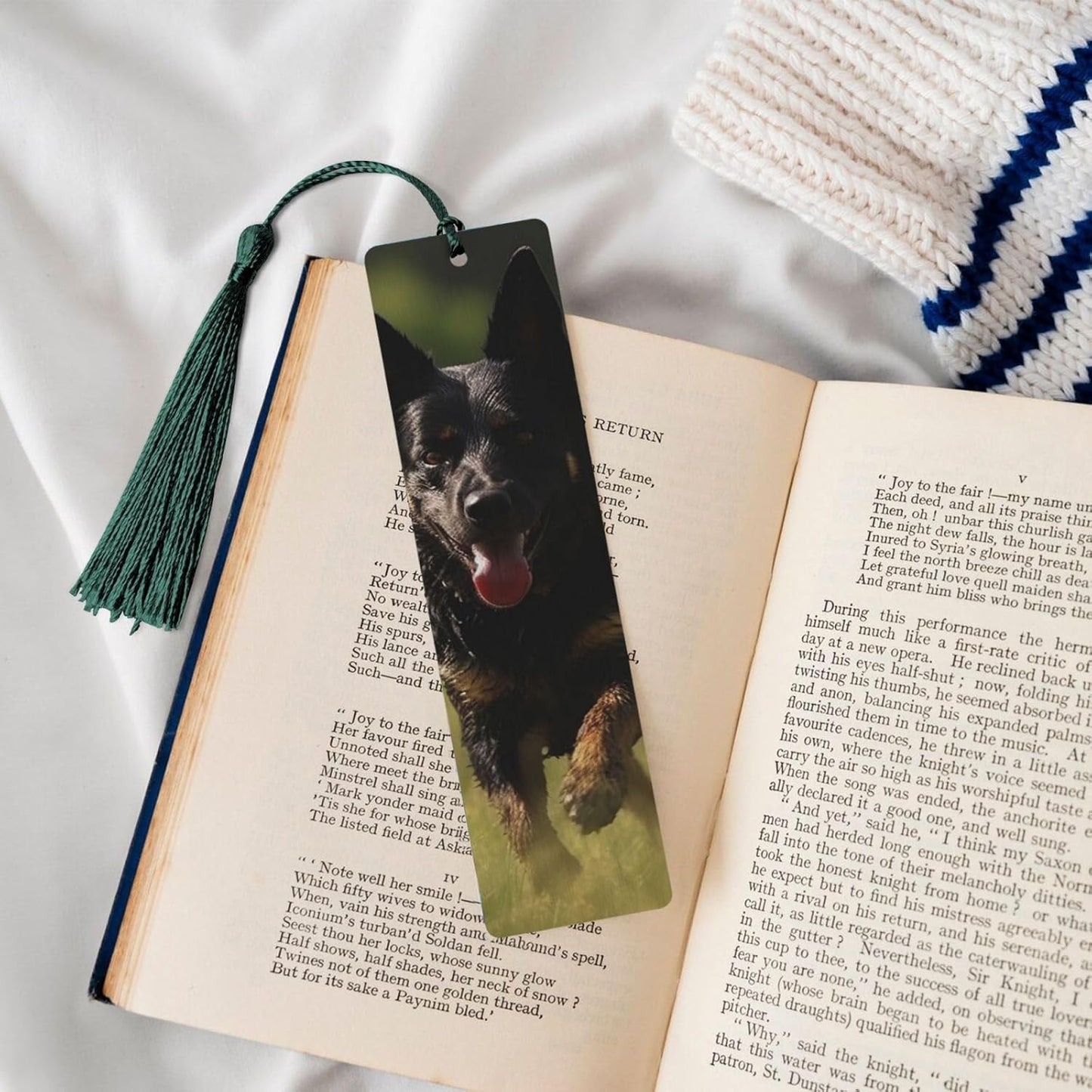 Running Black Dog Bookmarks Gifts for Women Men, Wooden Bookmarks for Book Lovers, Vintage Book Marks Ornaments with Tassel, Unique Personalized Reading Page Markers Dark Green