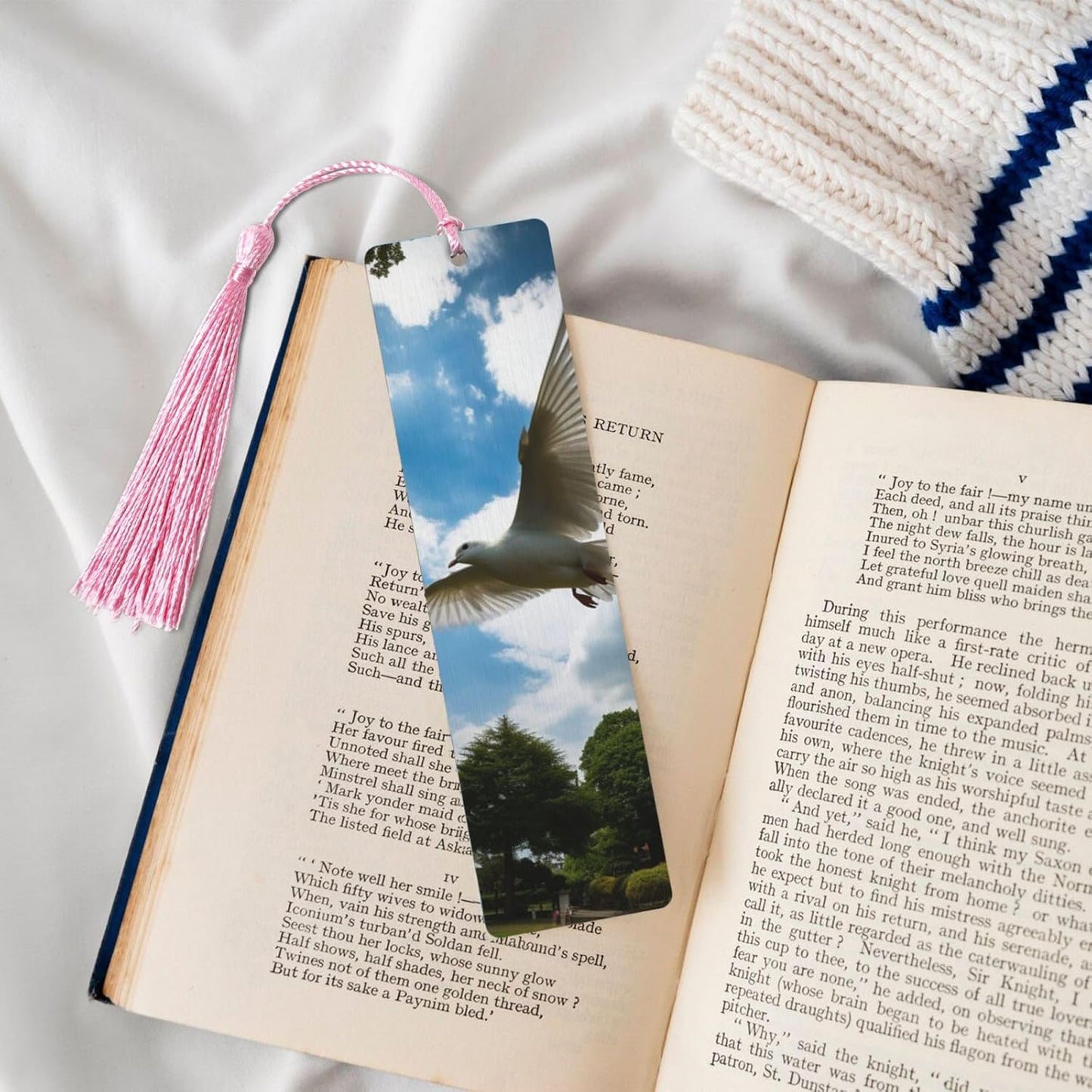 White Doves Fly Over The Park Bookmarks Gifts for Women Men, Wooden Bookmarks for Book Lovers, Vintage Book Marks Ornaments with Tassel, Unique Personalized Reading Page Markers Pink