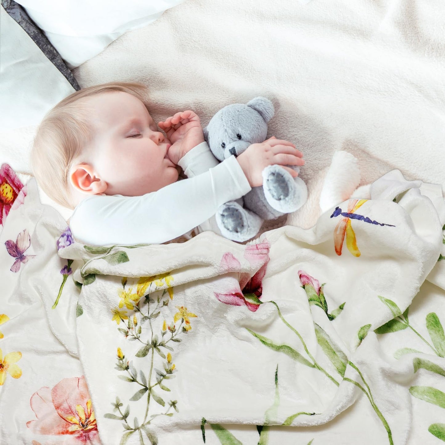 Tupmnbry Wildflowers Throw Blanket Botanical Floral Printed Blanket Super Soft Flannel Throw Blankets Lightweight Fluffy Plush Fuzzy Bed Blankets for Bedding Sofa 50"X60"