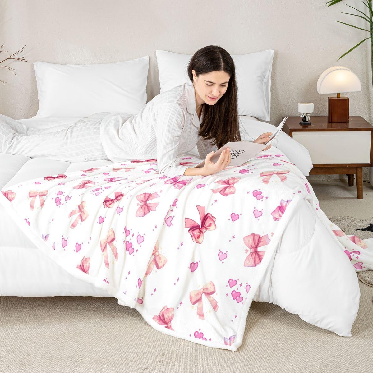 Castle Fairy Bowknot Love Kids Throw Blanket,Cartoon Bow Tie Hearts Pattern Bed Blanket,Sweet Romantic Aesthetic Girls Boys Sofa Decor,Pink and White Fuzzy Blanket,Queen Size (90 x 90 Inches)
