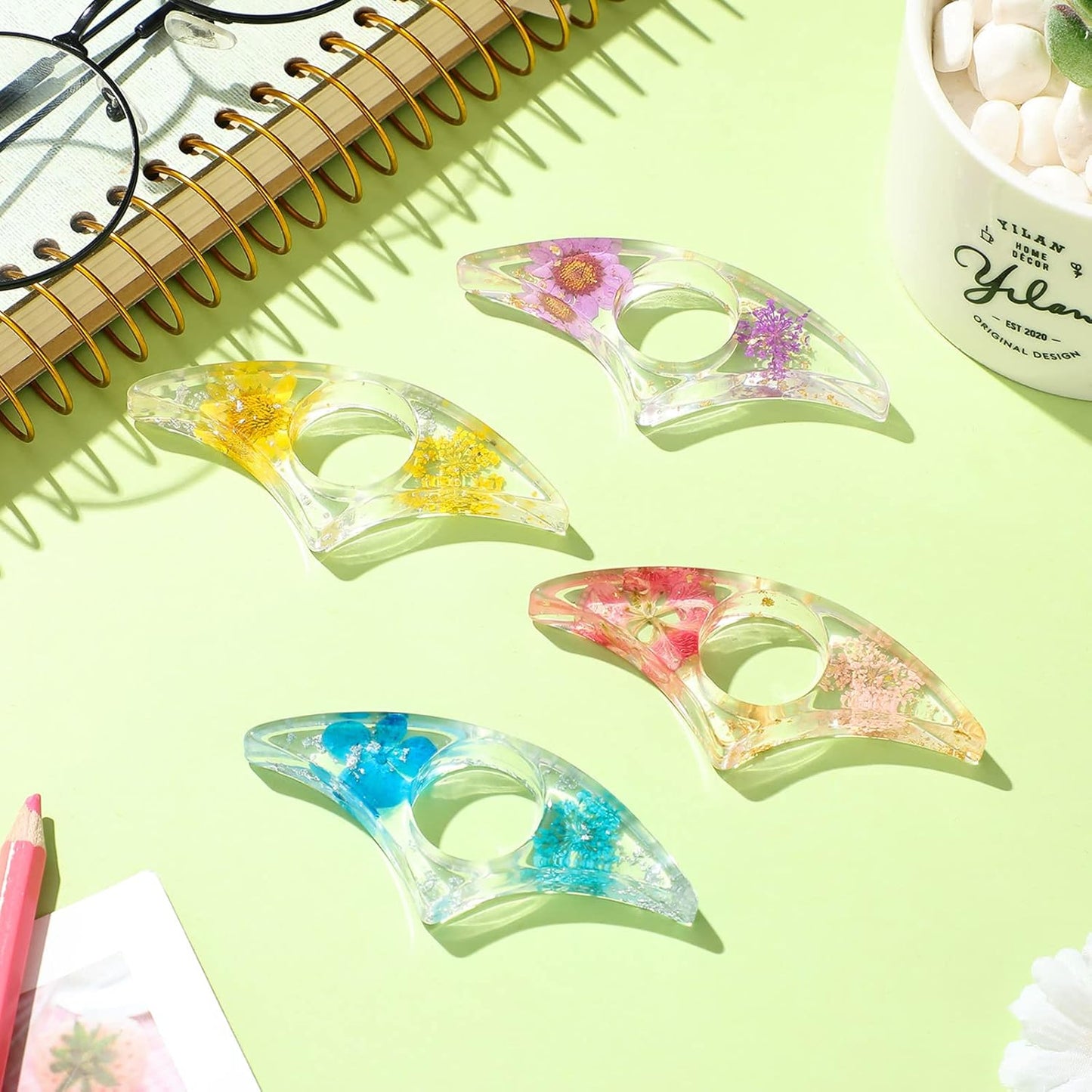 Pajean 4 Pieces Dried Flower Resin Book Page Holder Thumb Book Holder for Easter Basket Stuffer and Easter Egg Filler Personalized Flower Homemade Thumb Page Reading Accessories Gift(Arch Style)