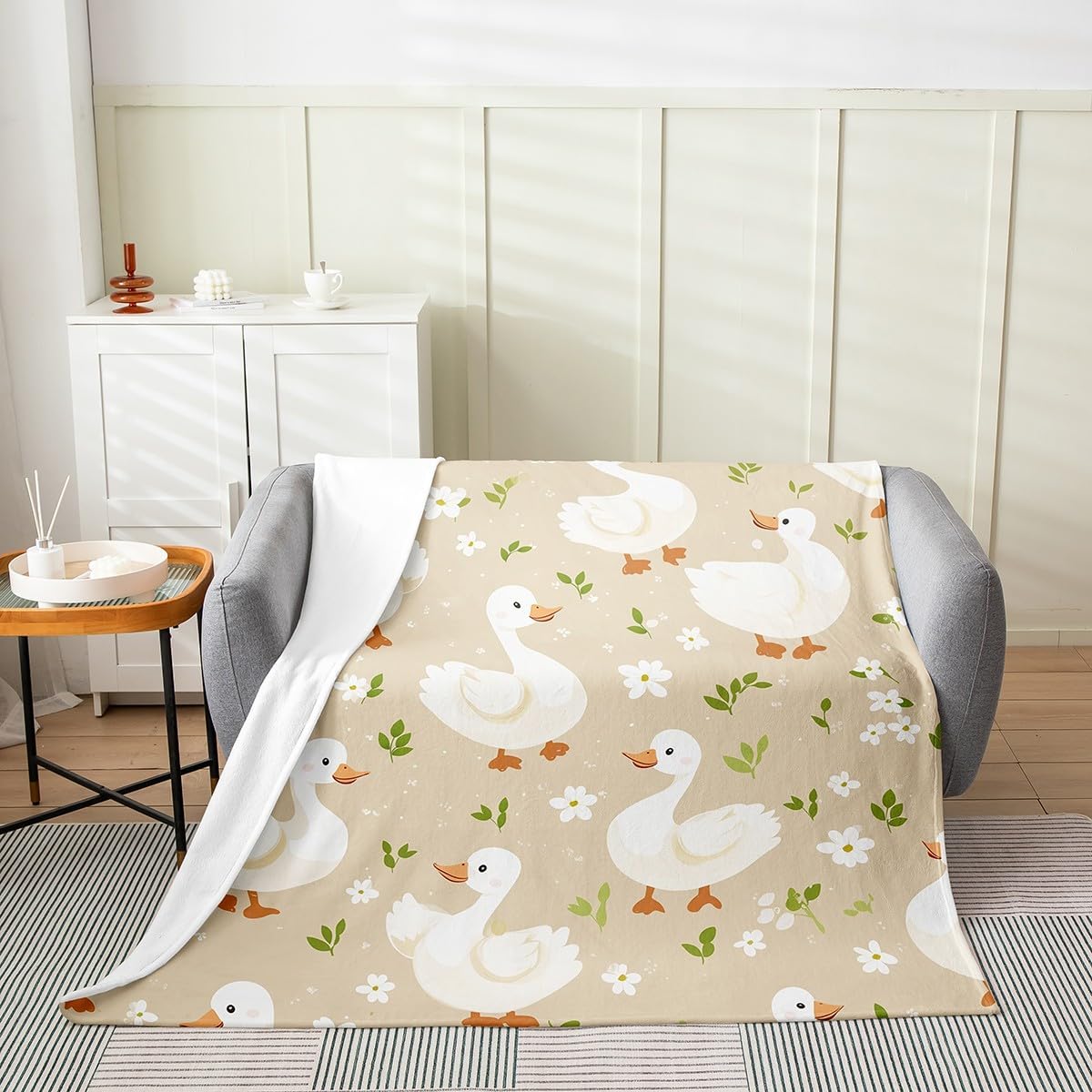 White Goose Flannel Blanket Rustic Duck Fleece Blanket Throw 50x60 Inch - Ultra-Soft for Couch Sofa Bed Cute Floral Fuzzy Plush Throw for Kids Room Farmhouse Country Animal Room Decor